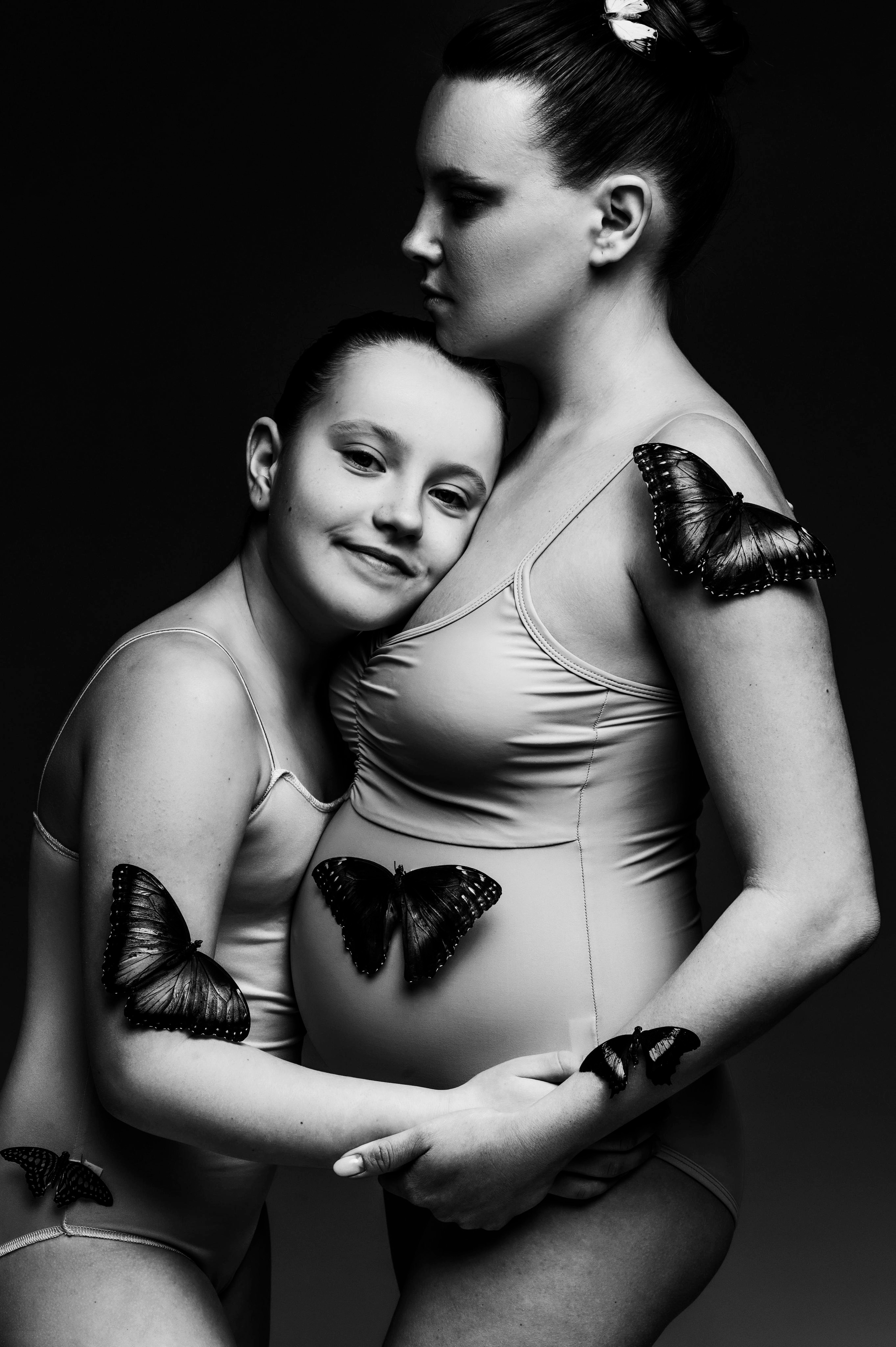 Оксана. Профессиональный фотограф беременности в СПБ. Стильные фотосессии беременности в стиле минимализм и классическая фотография