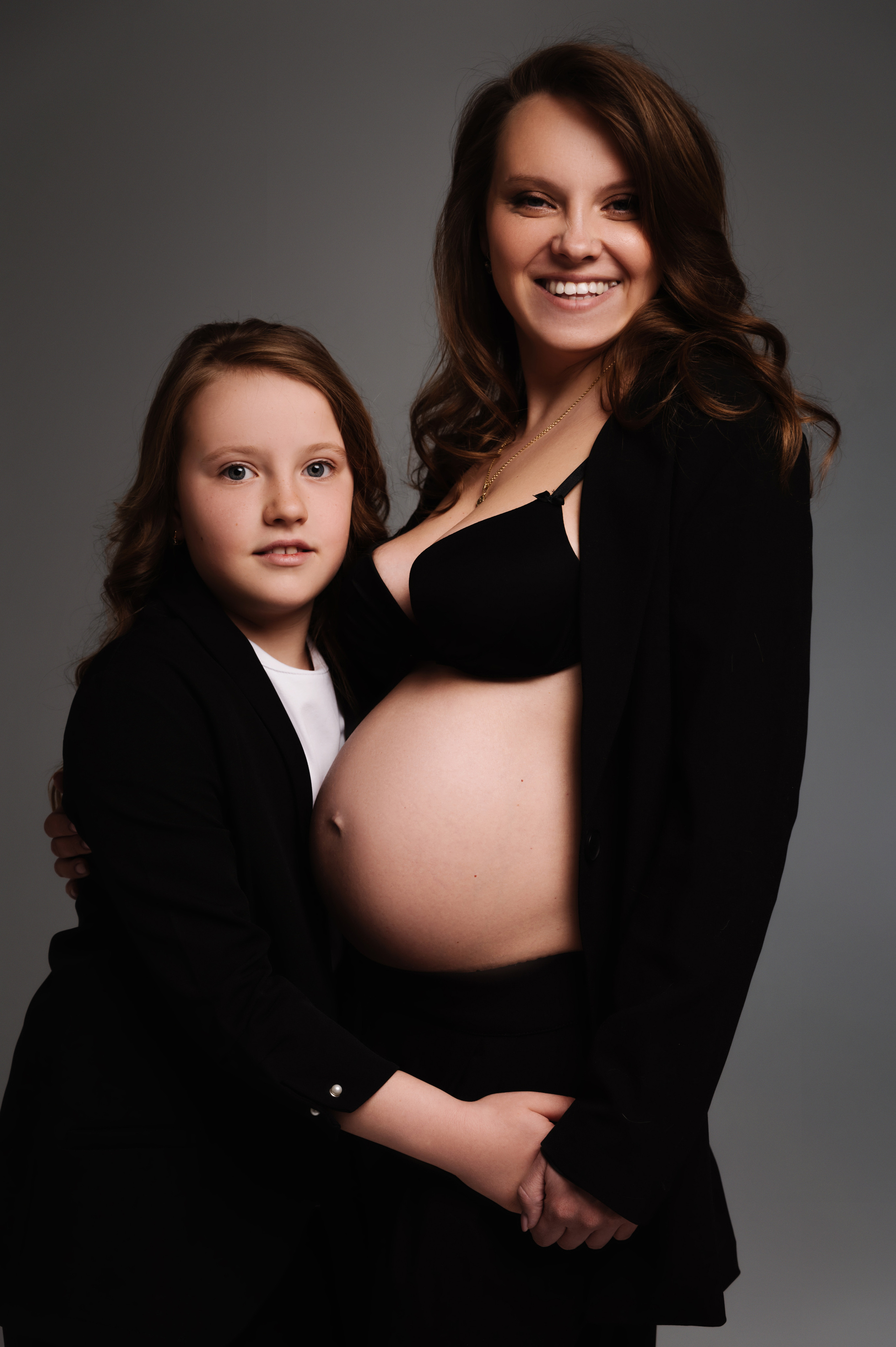 Оксана. Профессиональный фотограф беременности в СПБ. Стильные фотосессии беременности в стиле минимализм и классическая фотография