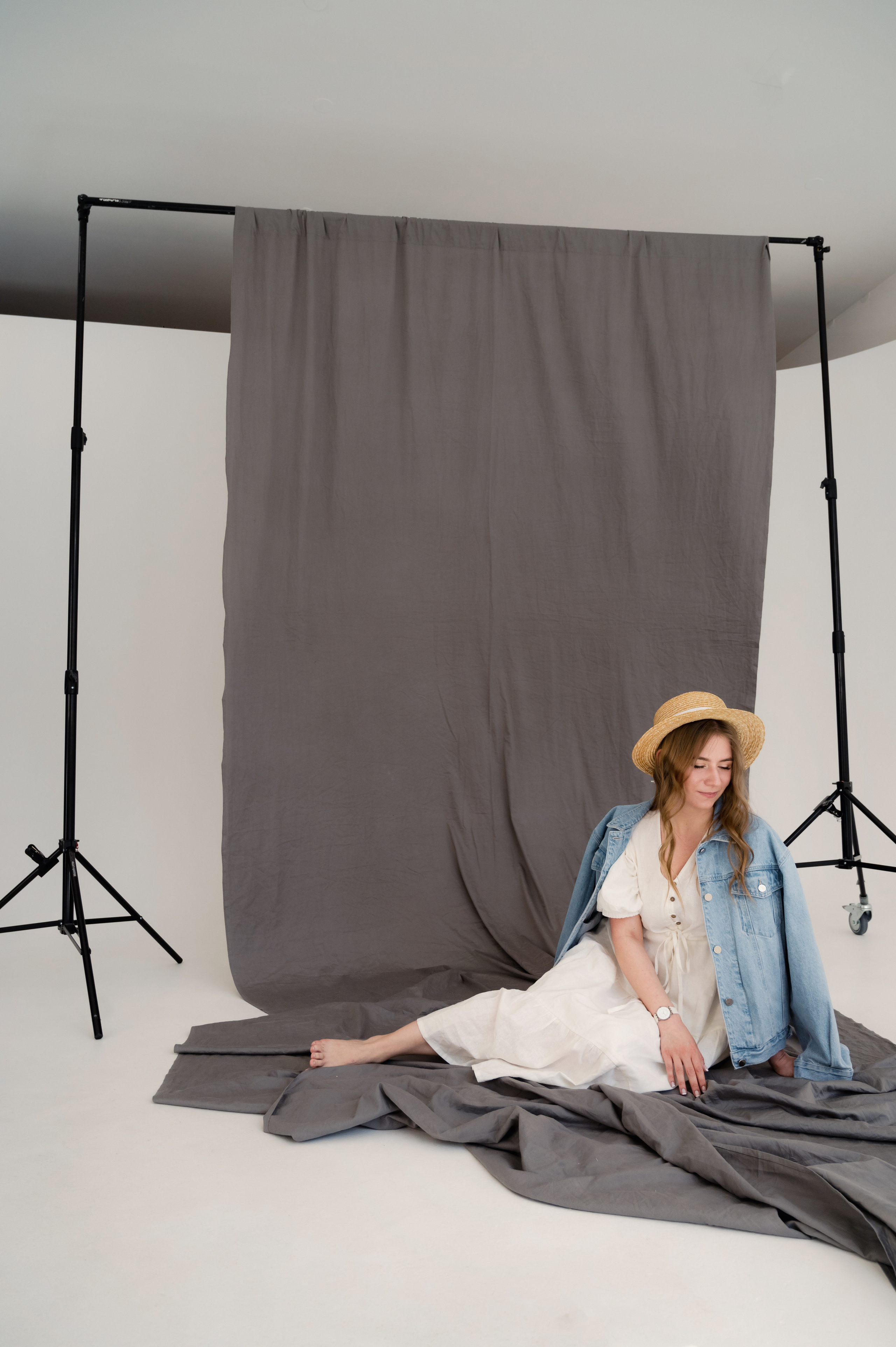 Ксения. Профессиональный фотограф беременности в СПБ. Стильные фотосессии беременности в стиле минимализм и классическая фотография