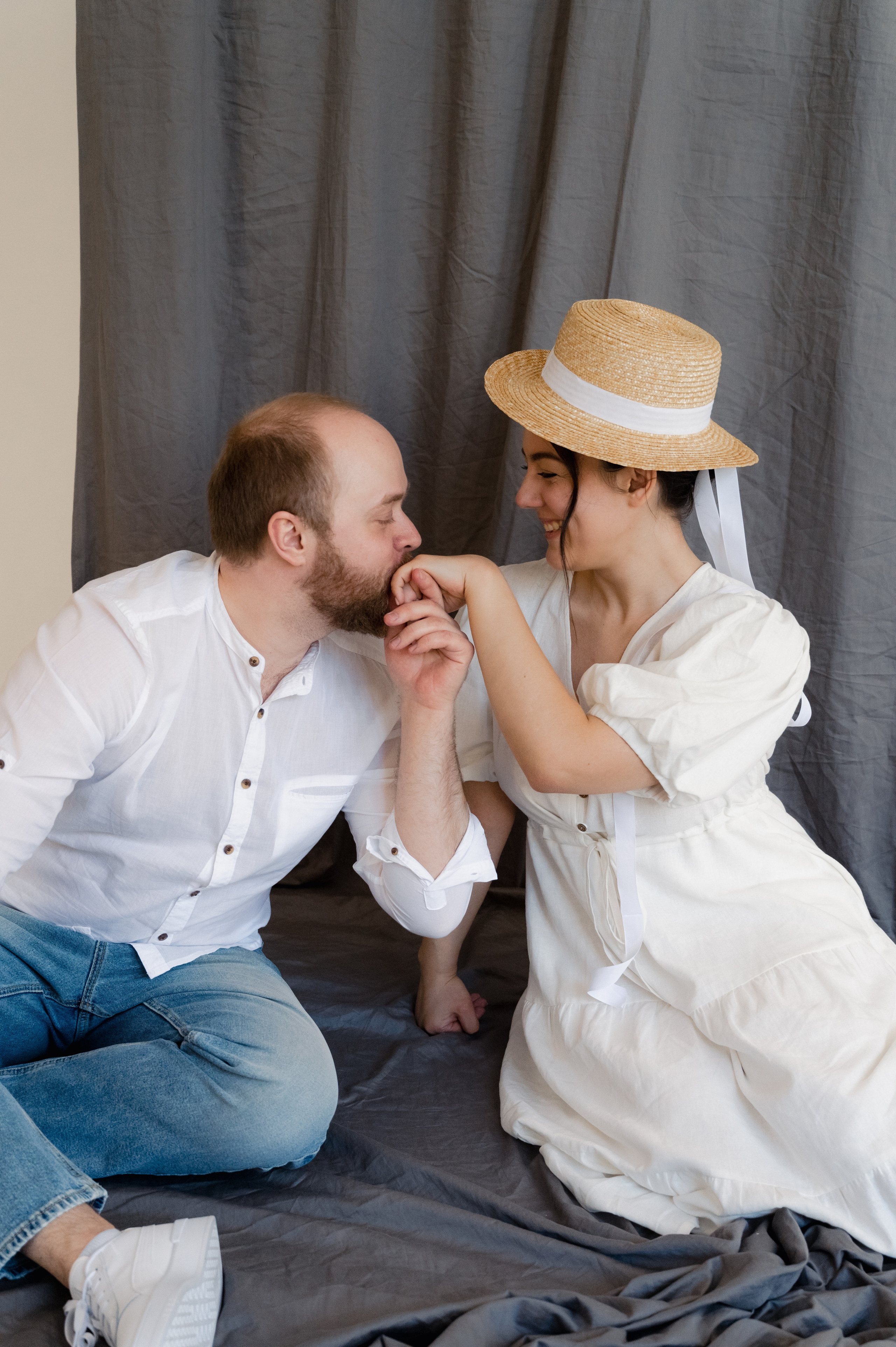 Алина. Профессиональный фотограф беременности в СПБ. Стильные фотосессии беременности в стиле минимализм и классическая фотография