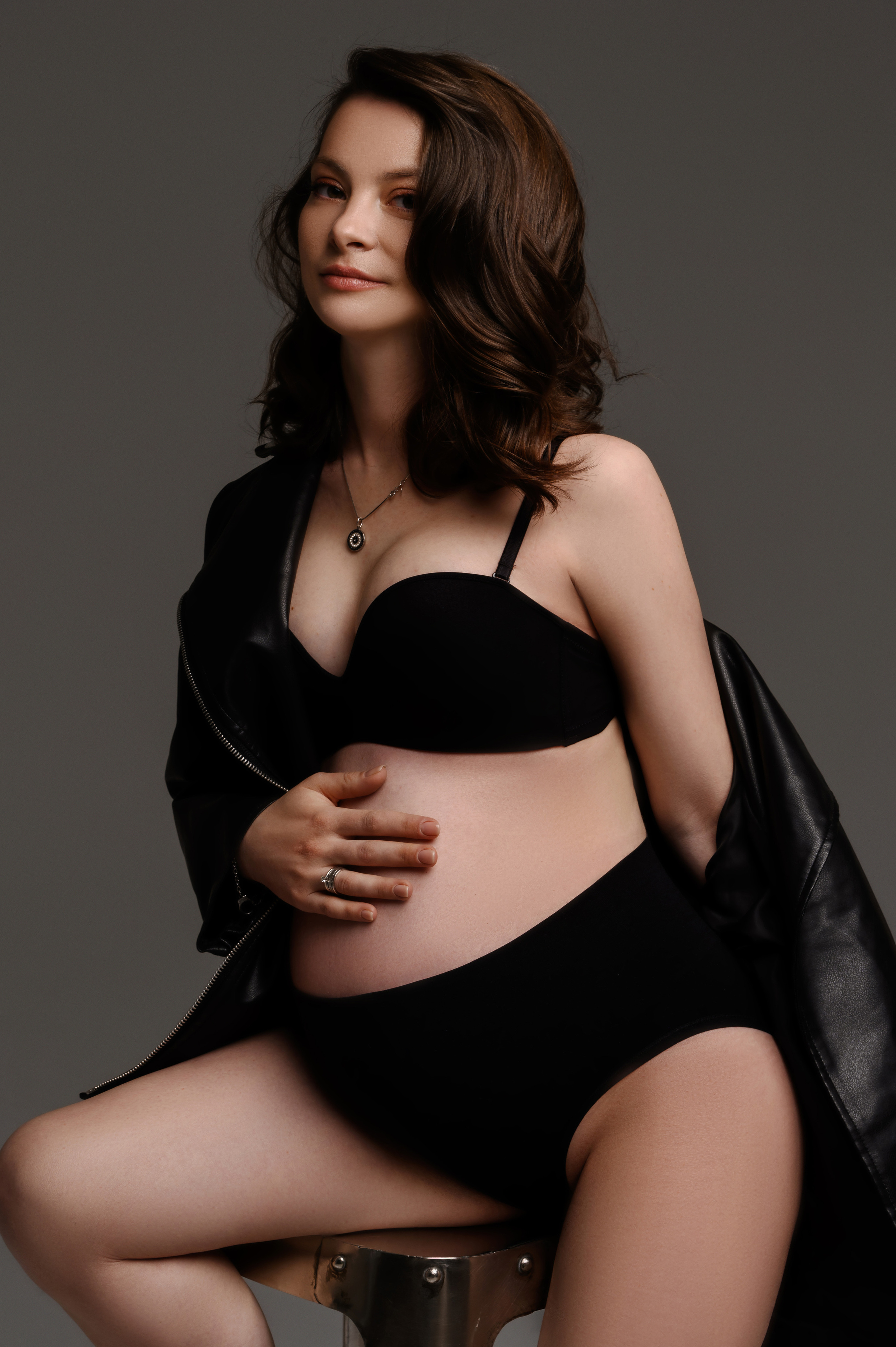 Ирина. Профессиональный фотограф беременности в СПБ. Стильные фотосессии беременности в стиле минимализм и классическая фотография