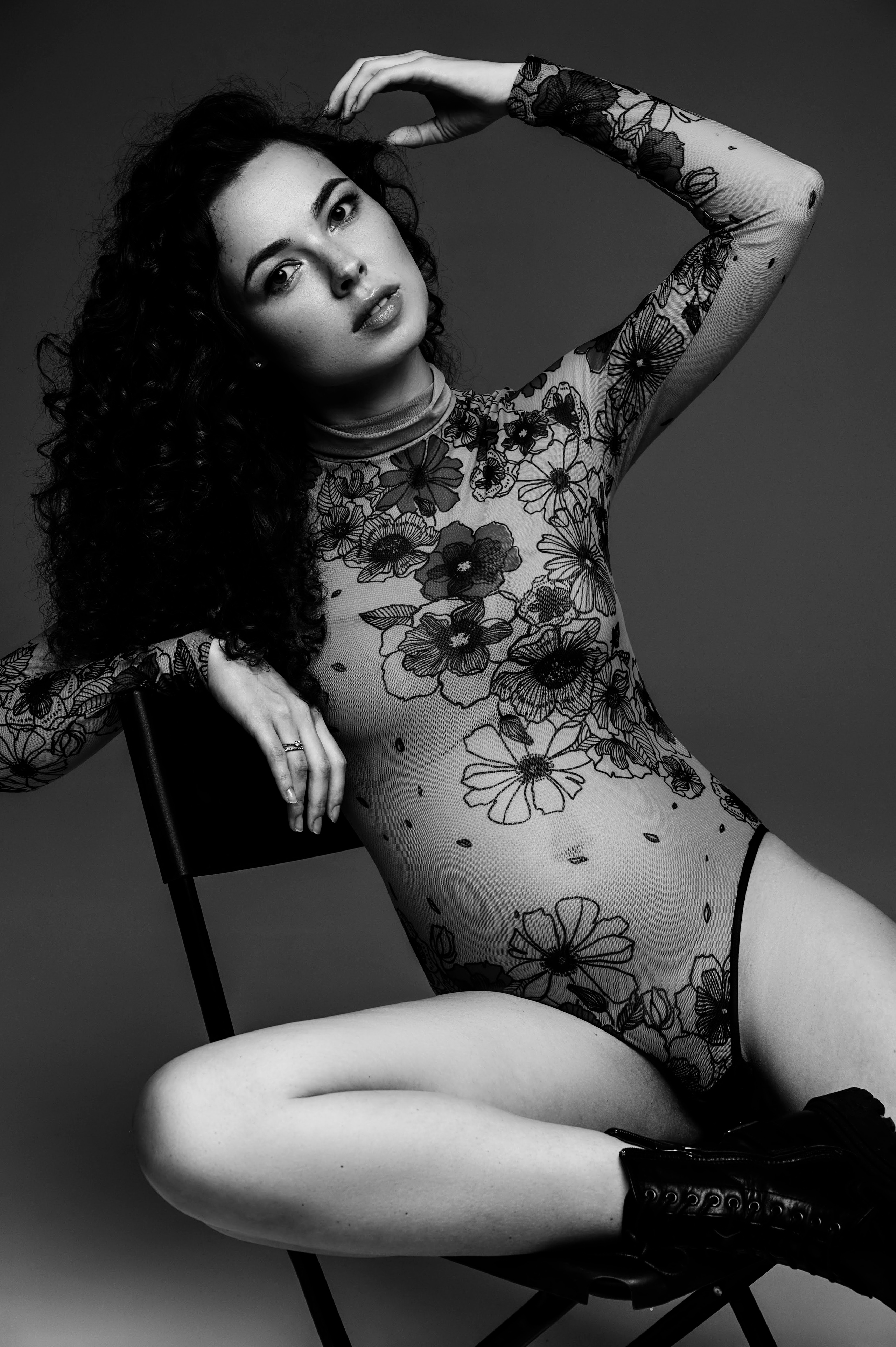 Фотосъемка беременности. Профессиональный фотограф беременности в СПБ. Стильные фотосессии беременности в стиле минимализм и классическая фотография