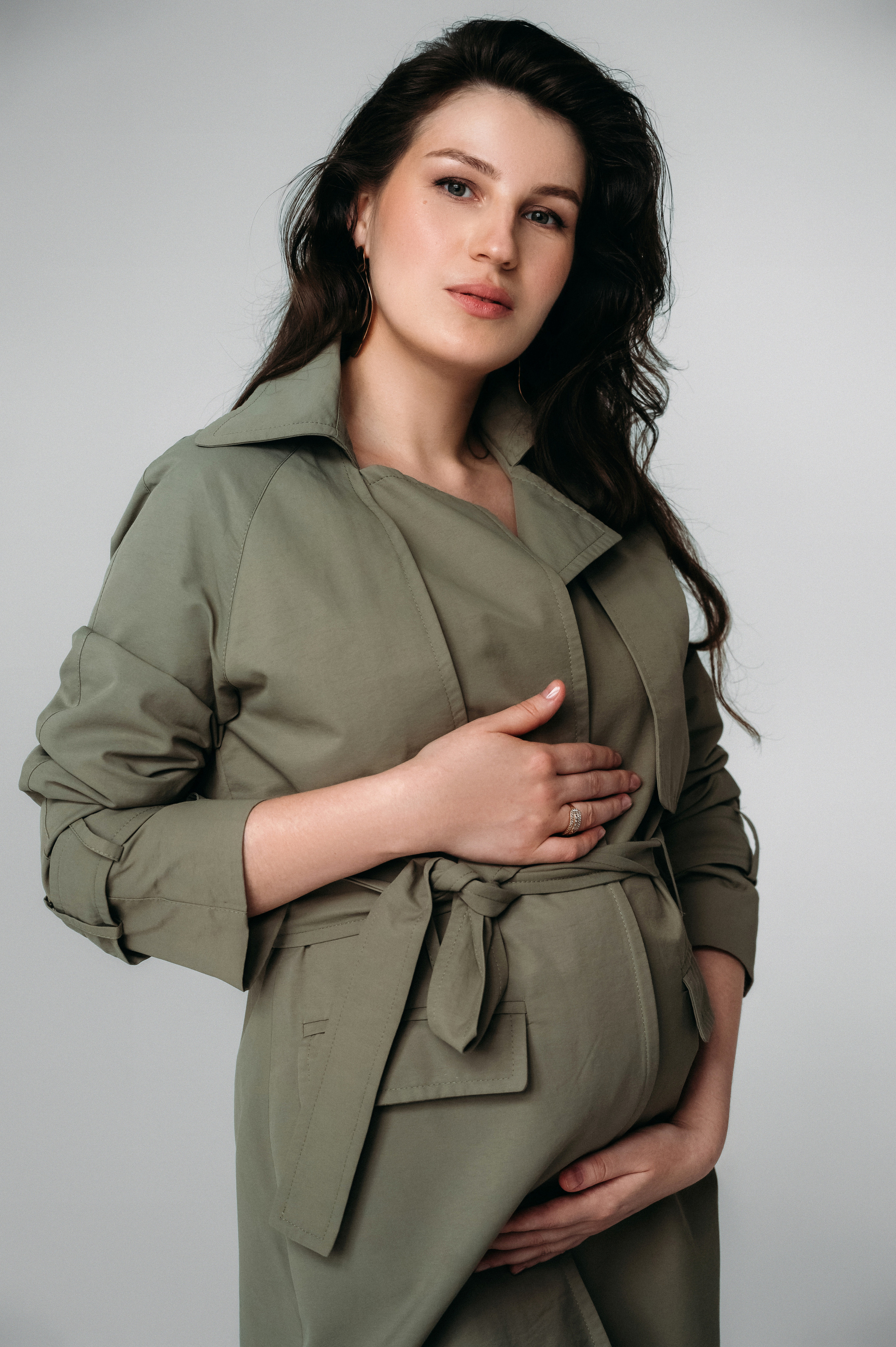 Татьяна в ожидании. Профессиональный фотограф беременности в СПБ. Стильные фотосессии беременности в стиле минимализм и классическая фотография