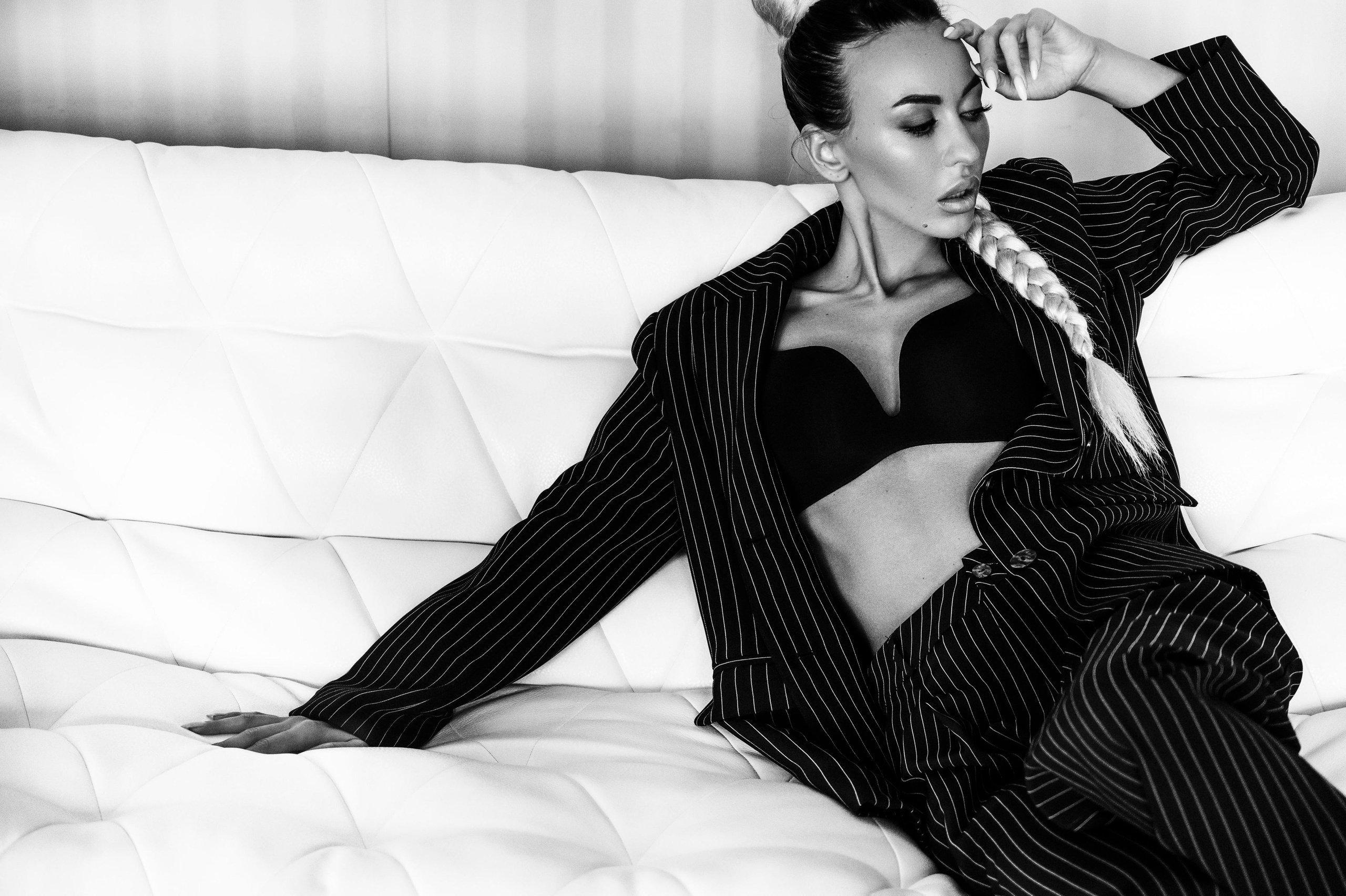 Марго. Профессиональный фотограф беременности в СПБ. Стильные фотосессии беременности в стиле минимализм и классическая фотография