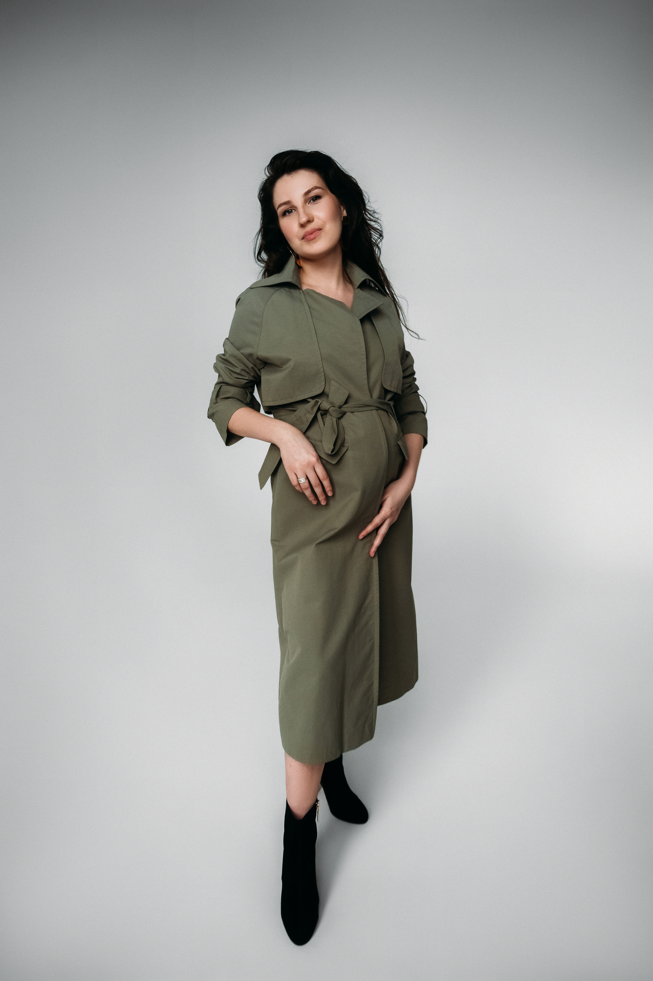 Татьяна в ожидании. Профессиональный фотограф беременности в СПБ. Стильные фотосессии беременности в стиле минимализм и классическая фотография