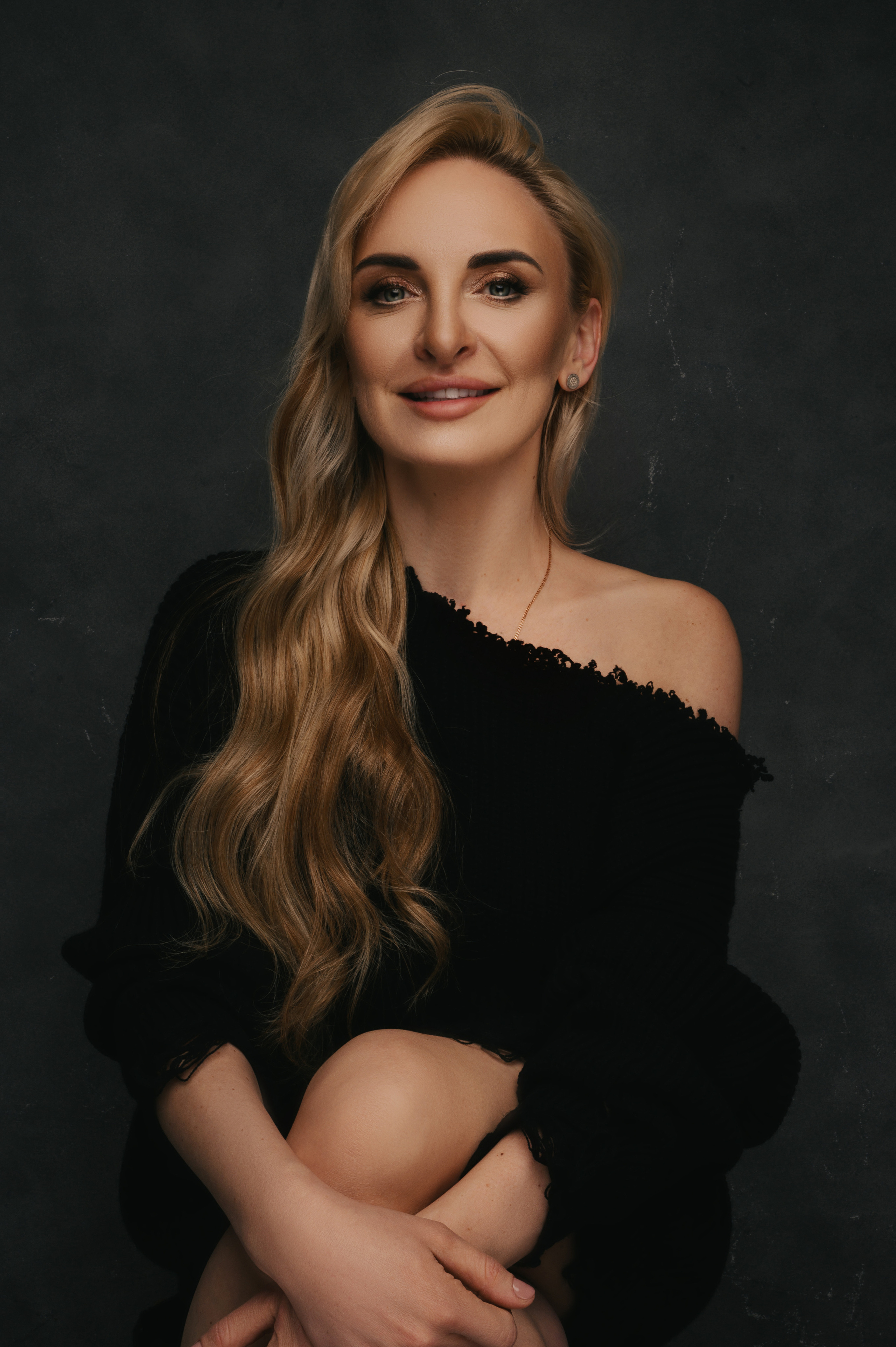 Юлия. Профессиональный фотограф беременности в СПБ. Стильные фотосессии беременности в стиле минимализм и классическая фотография