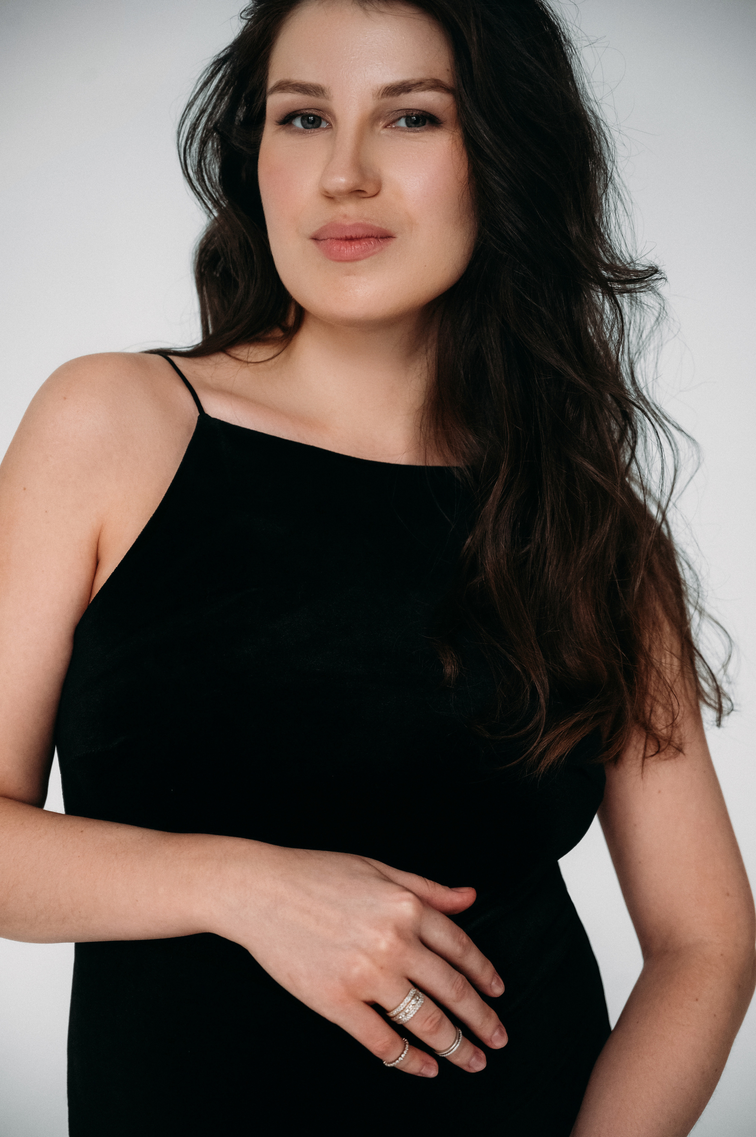 Татьяна в ожидании. Профессиональный фотограф беременности в СПБ. Стильные фотосессии беременности в стиле минимализм и классическая фотография