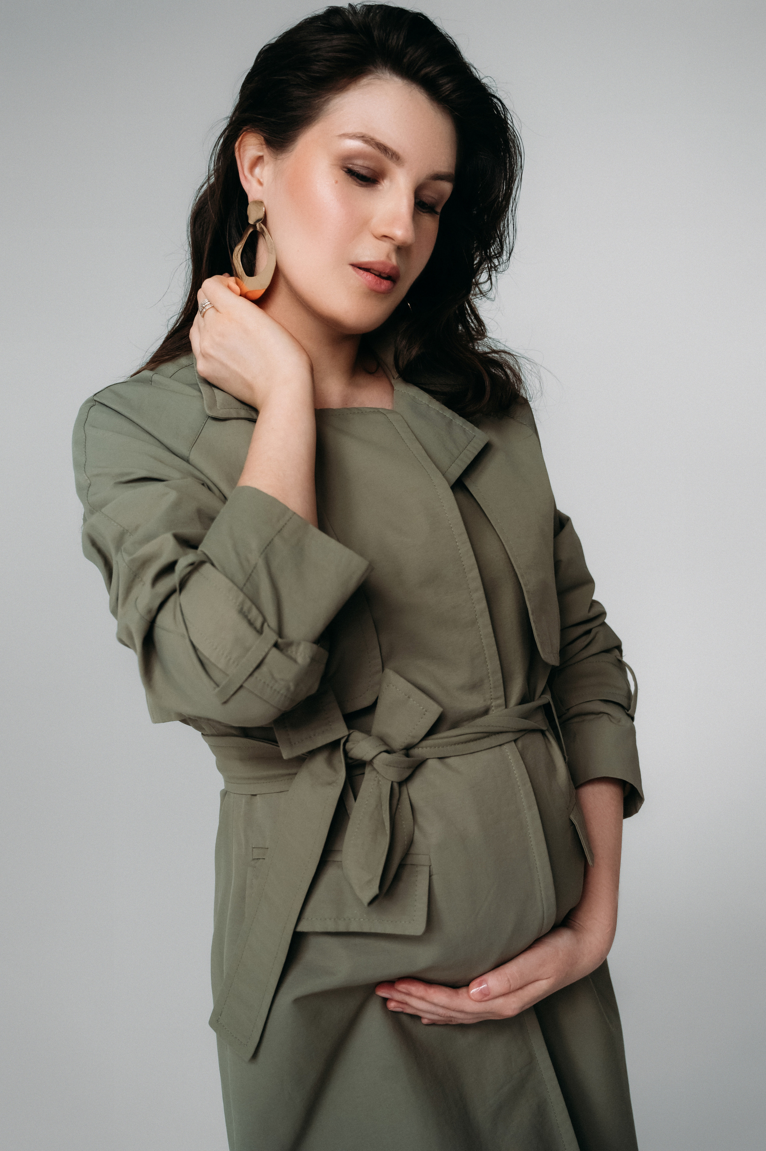 Татьяна в ожидании. Профессиональный фотограф беременности в СПБ. Стильные фотосессии беременности в стиле минимализм и классическая фотография