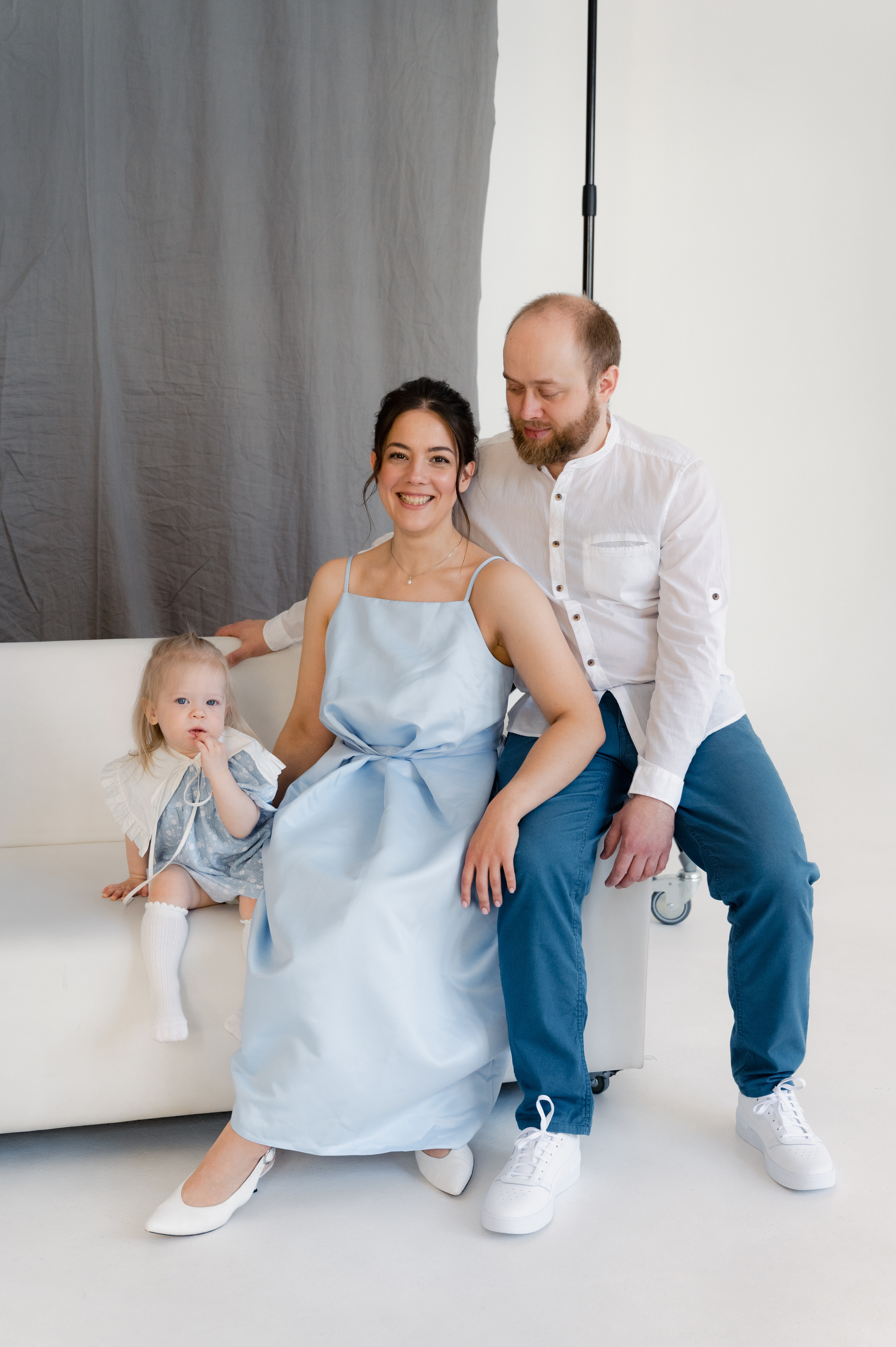 Алина. Профессиональный фотограф беременности в СПБ. Стильные фотосессии беременности в стиле минимализм и классическая фотография