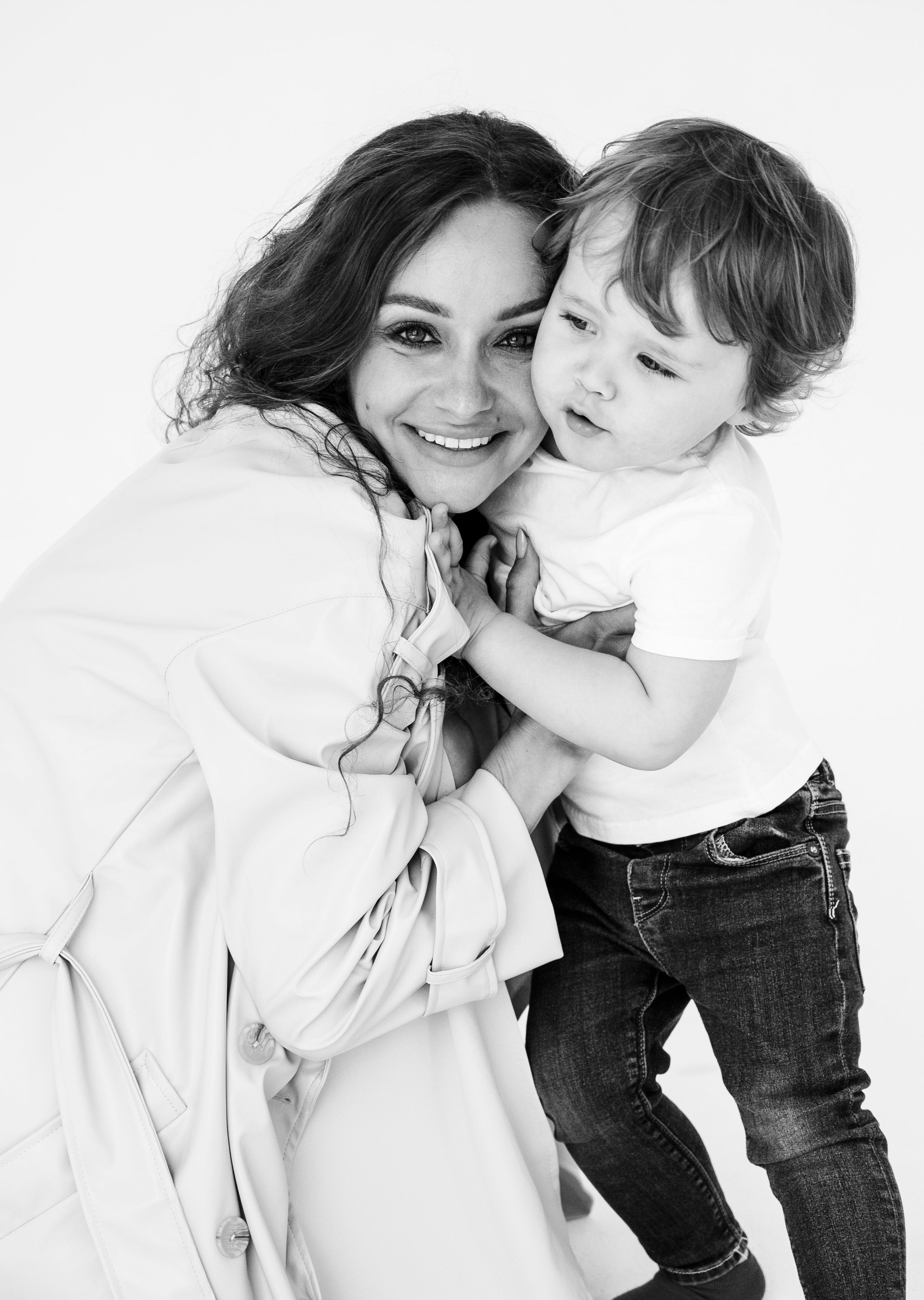 Валерия. Профессиональный фотограф беременности в СПБ. Стильные фотосессии беременности в стиле минимализм и классическая фотография