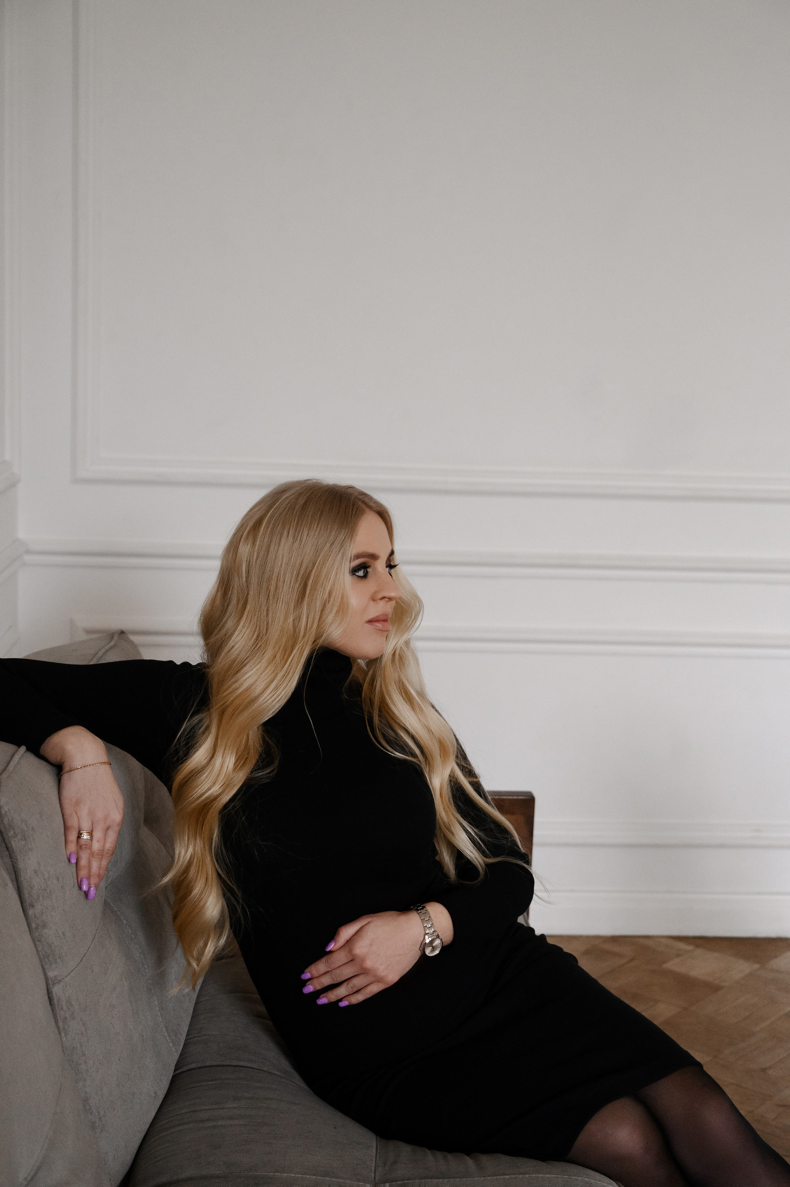 Фотосъемка беременности. Профессиональный фотограф беременности в СПБ. Стильные фотосессии беременности в стиле минимализм и классическая фотография