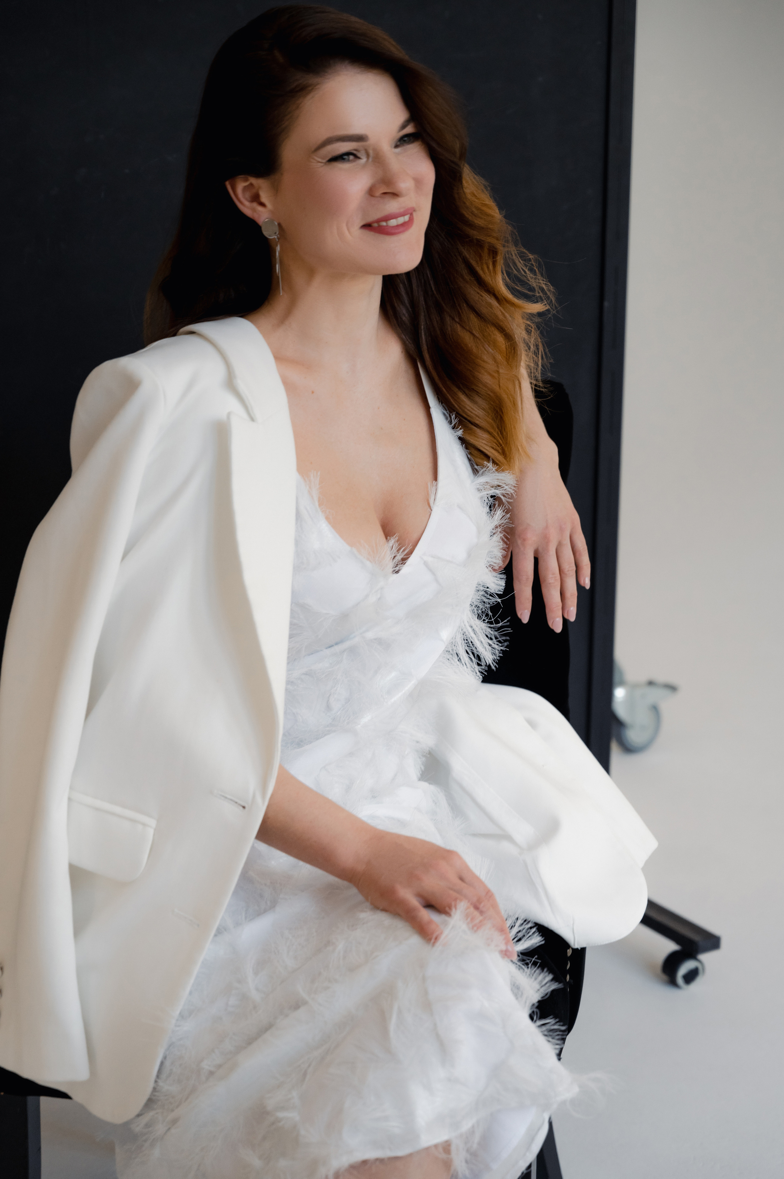 Дарина. Профессиональный фотограф беременности в СПБ. Стильные фотосессии беременности в стиле минимализм и классическая фотография