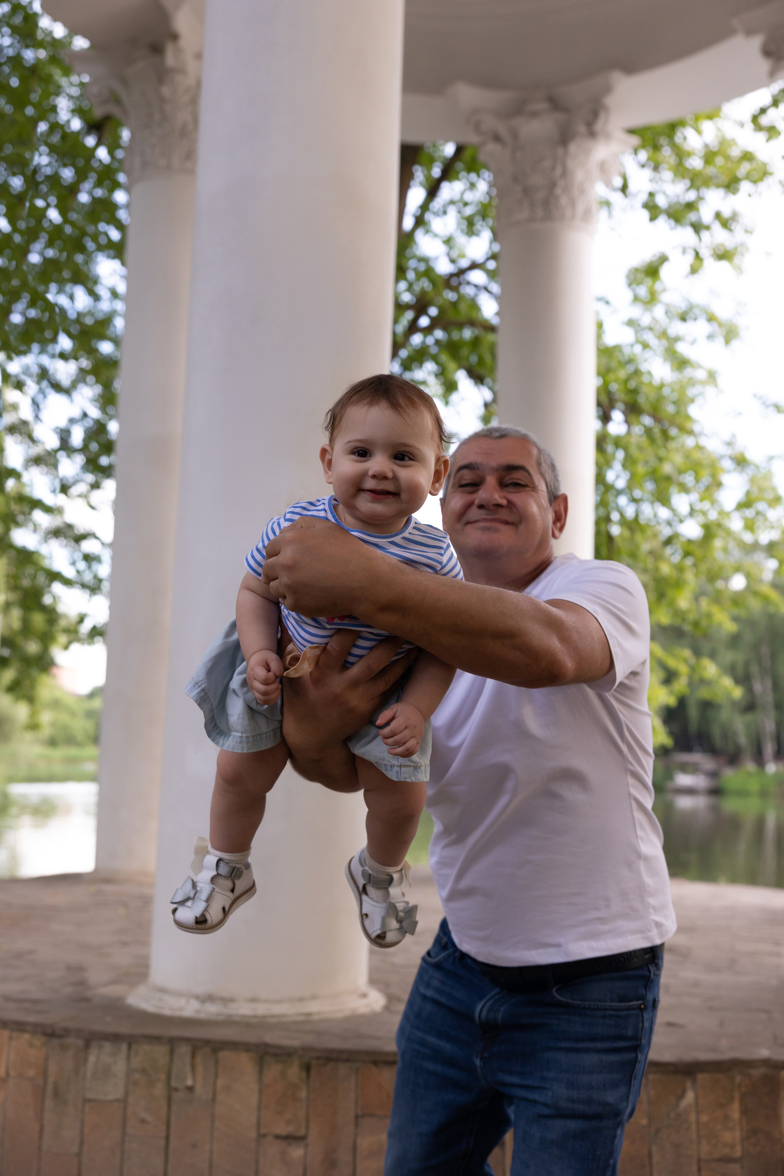 Прогулка в парке. Сказочный фотограф для Вас и Вашей семьи