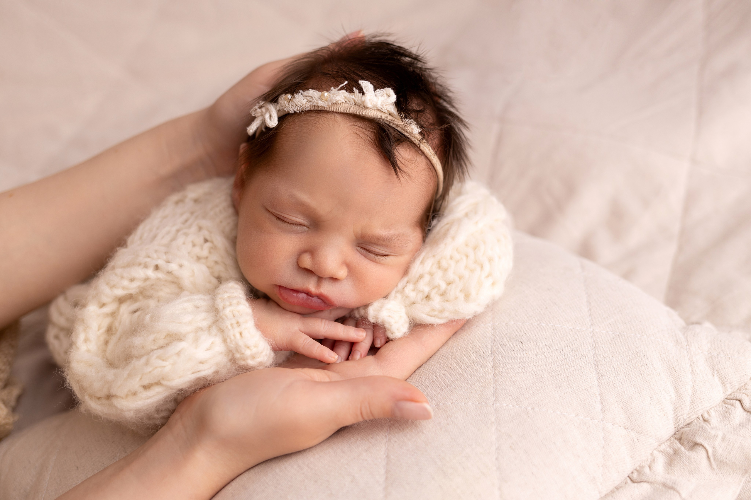 Newborn съемка в стиле Лайф. Фотограф новорожденных малышей в Омске и Омской области Эльвира Камаева