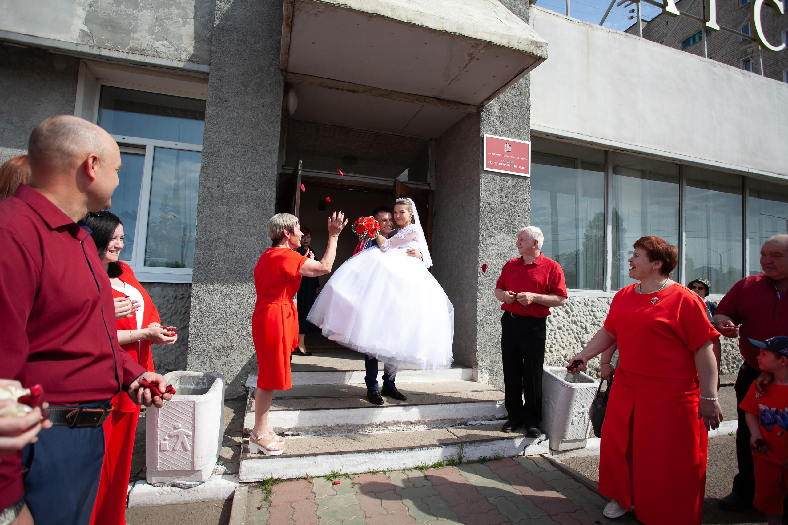 Красивая свадьба в Канске. Фотограф Дарья Локотко в Красноярске
