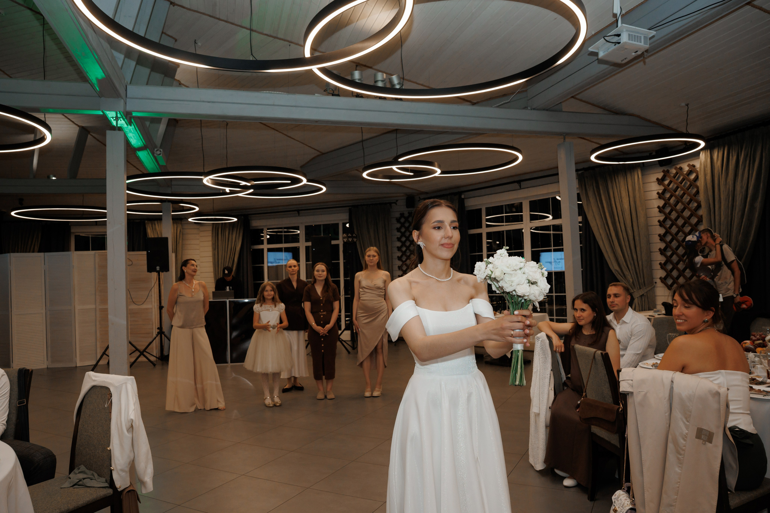 Регистрация в отеле Fish Point, ЗАГС Бутово, прогулка в Остафьево. Свадебный и репортажный фотограф (Москва, Королев и другие)