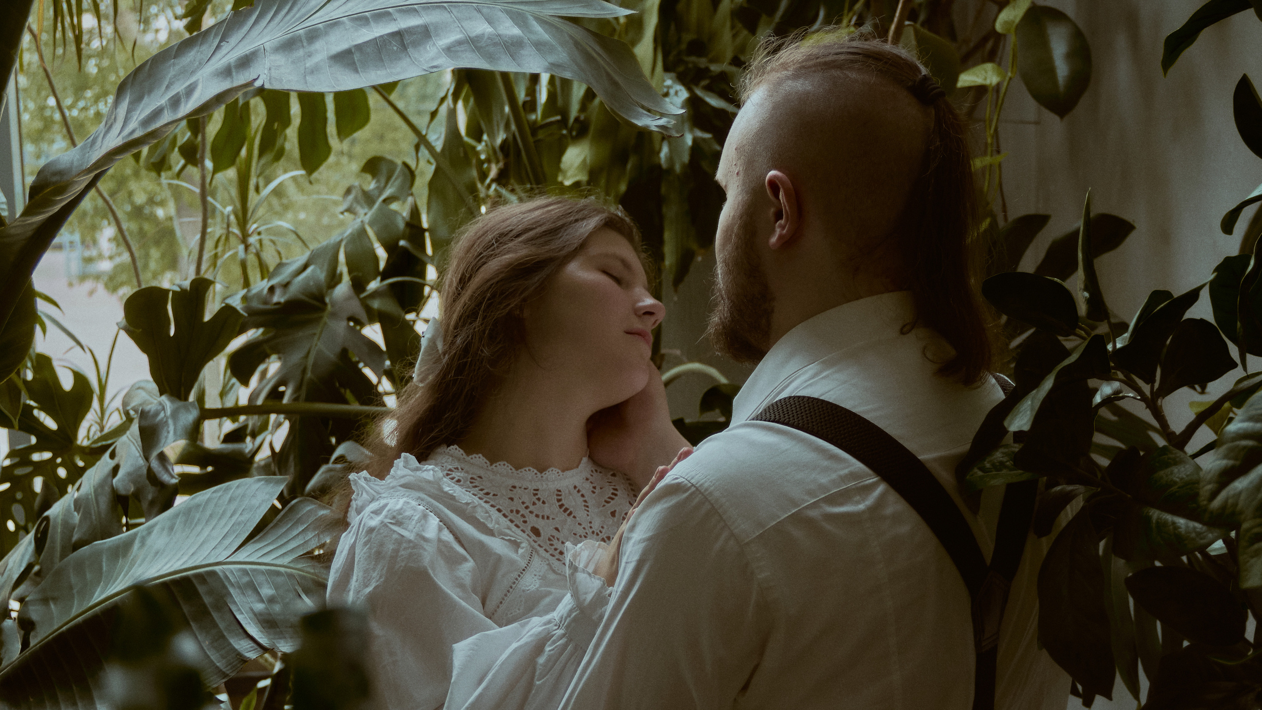 Оранжерея. Фотограф лавстори Москва/МО Приятелева Ангелина