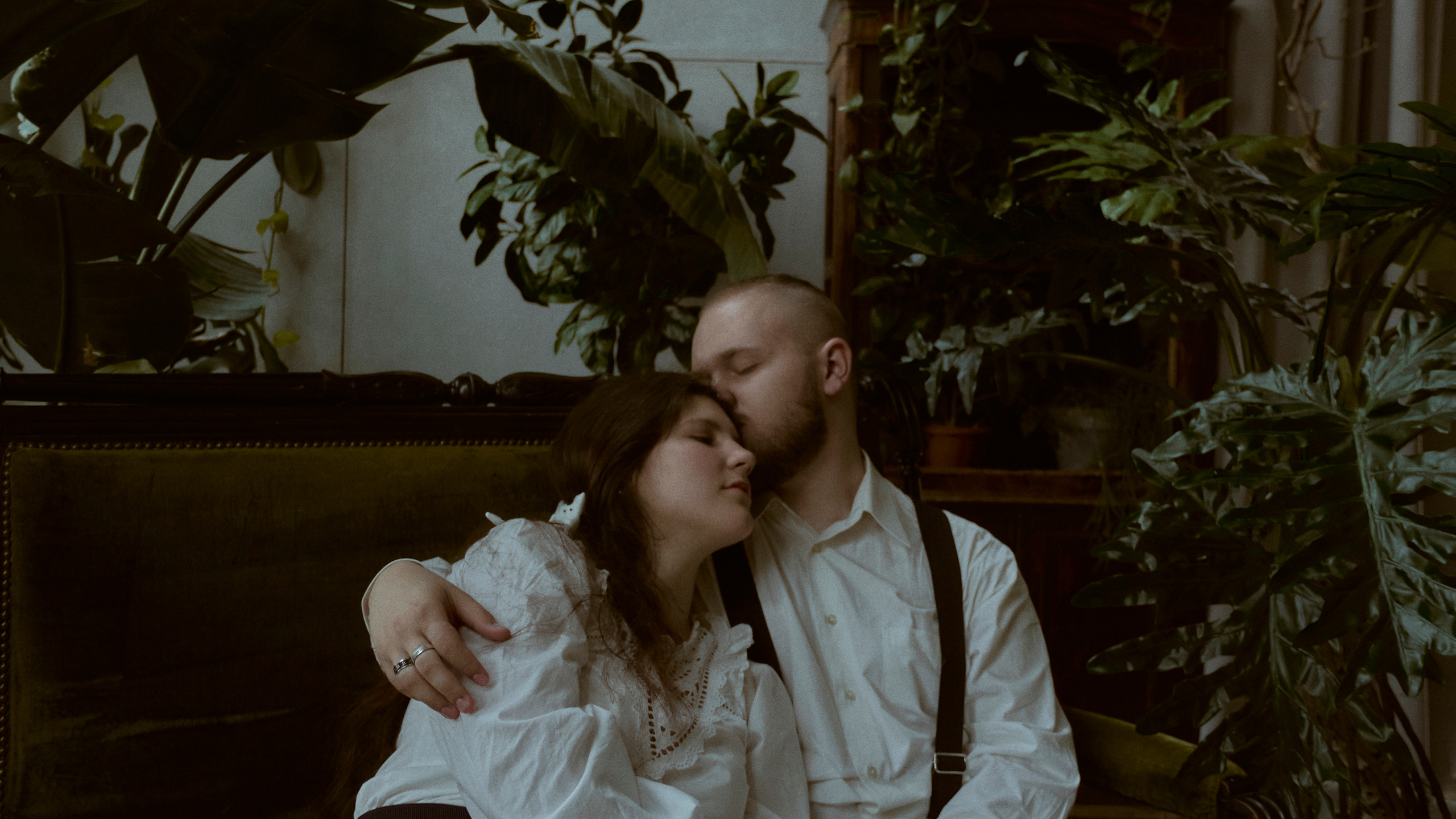 Оранжерея. Фотограф лавстори Москва/МО Приятелева Ангелина