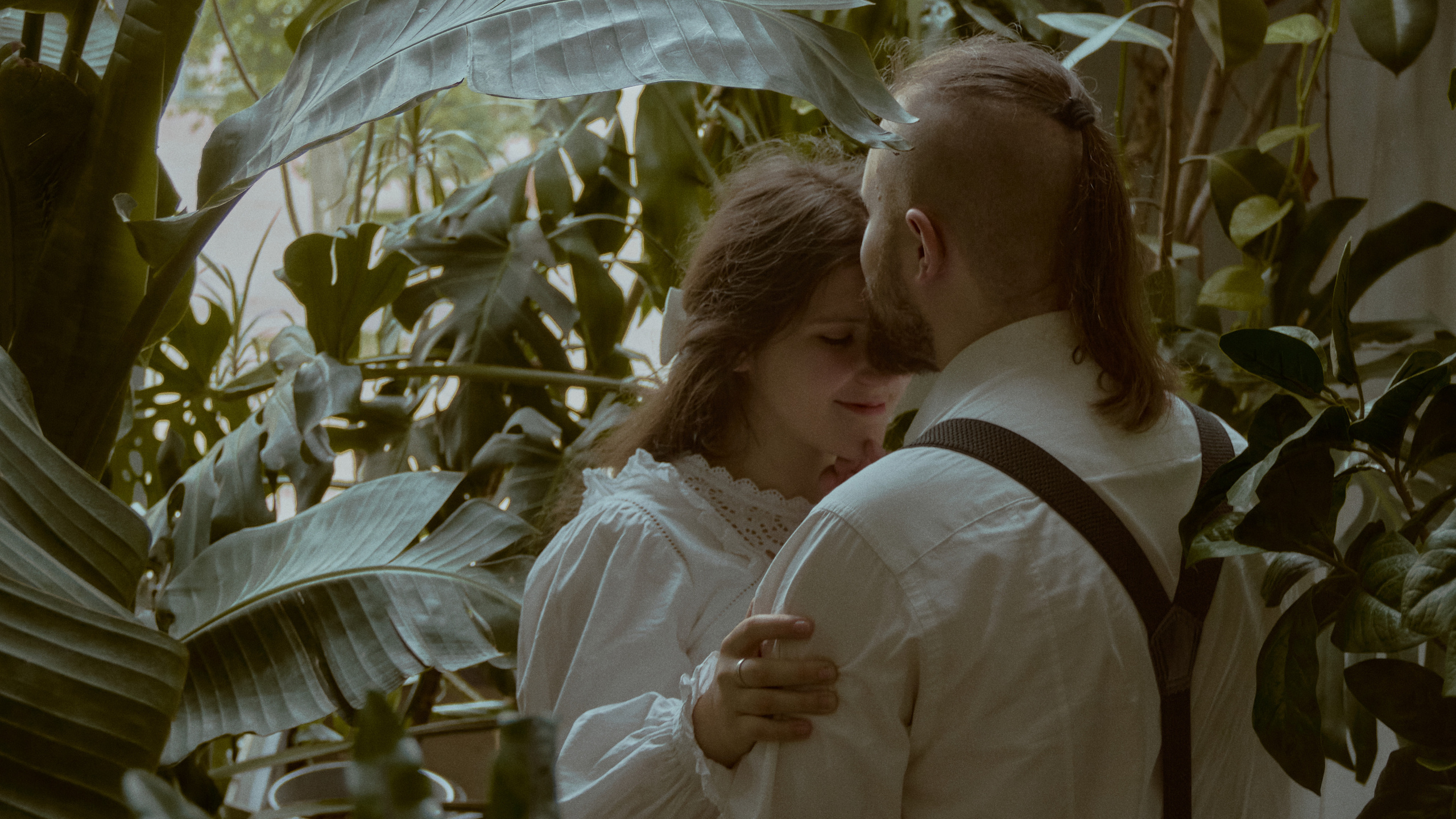 Оранжерея. Фотограф лавстори Москва/МО Приятелева Ангелина