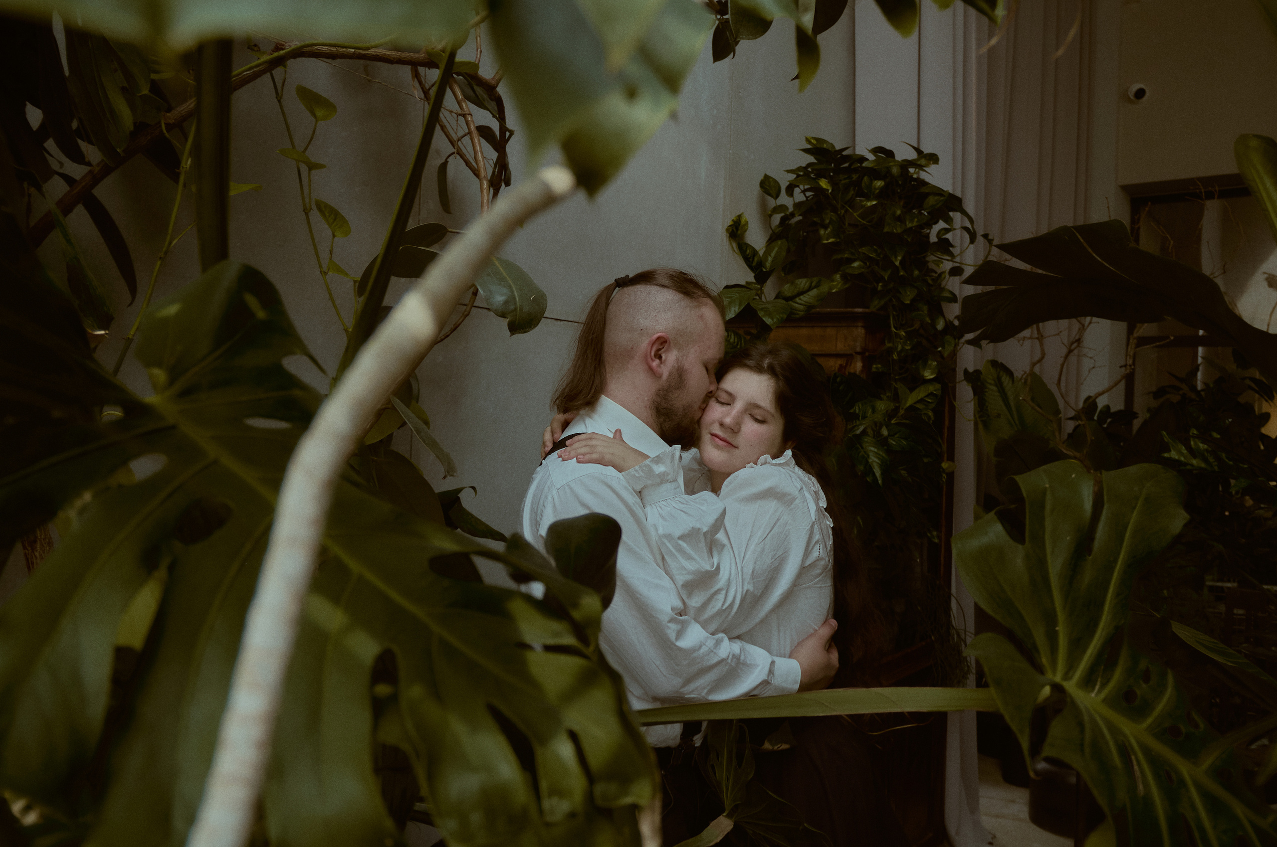 Оранжерея. Фотограф лавстори Москва/МО Приятелева Ангелина