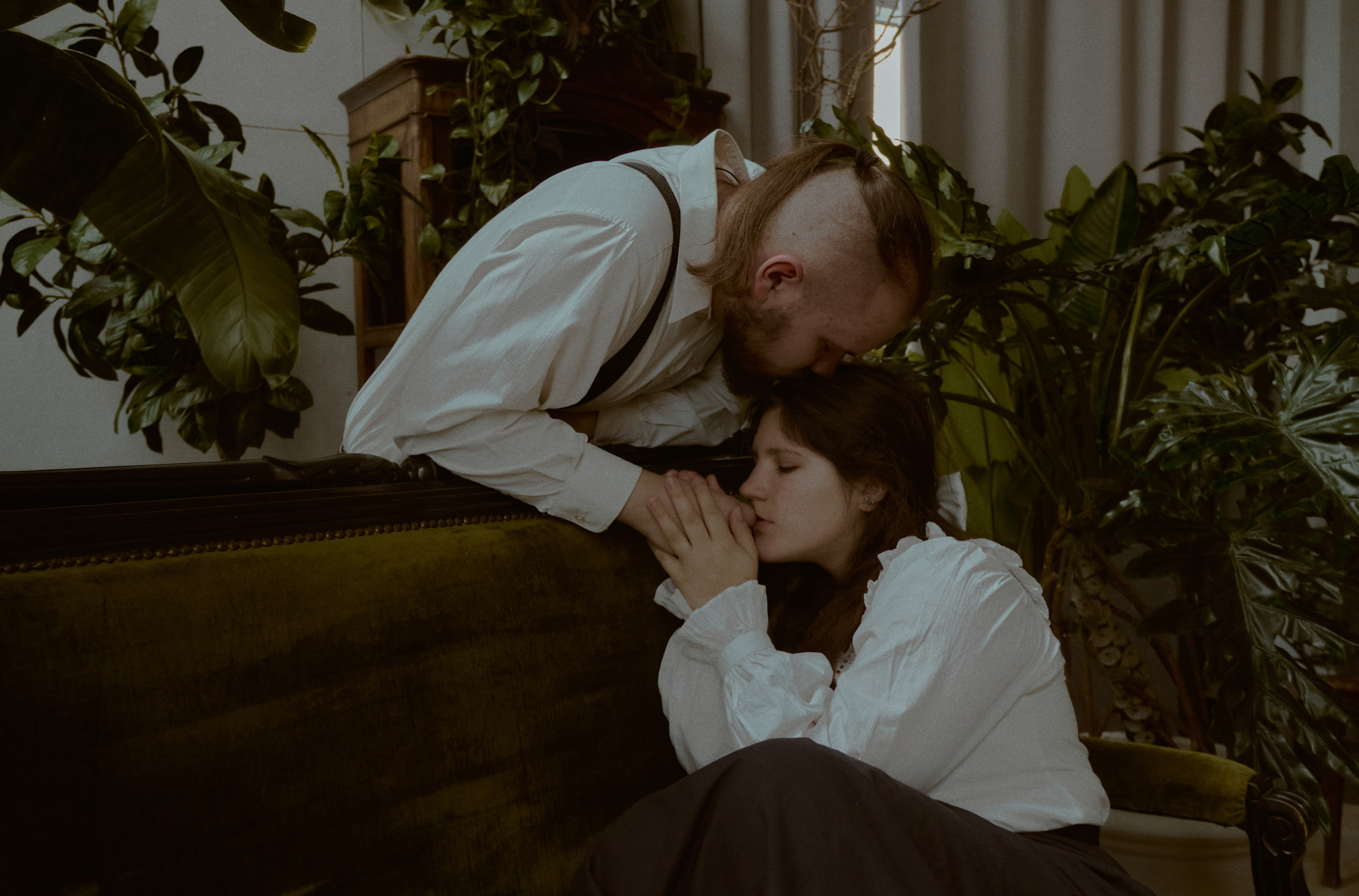 Оранжерея. Фотограф лавстори Москва/МО Приятелева Ангелина