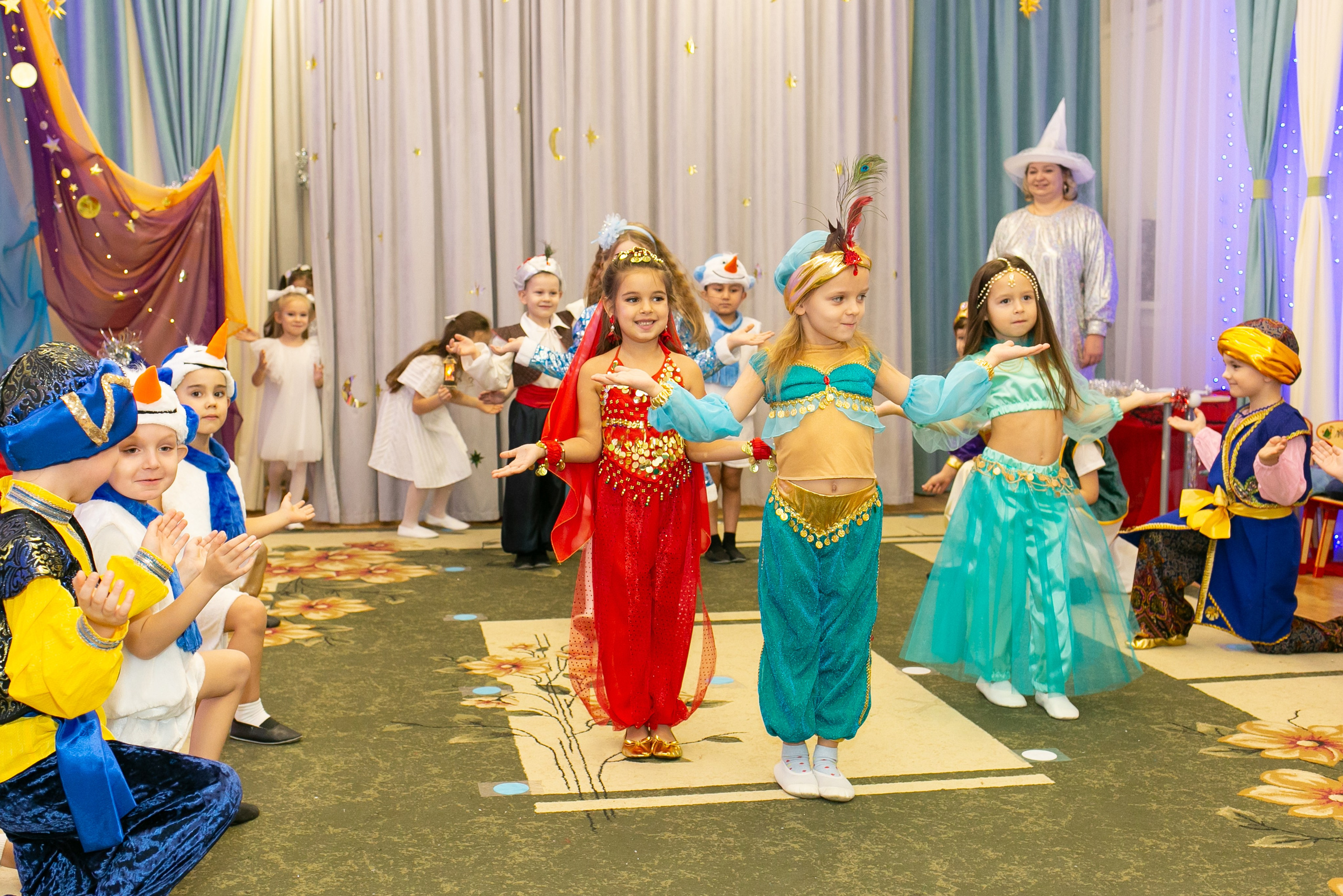 Выпускные и Утренники. Фотограф новорожденных и семейный фотограф НСО г. Бердск Марина Львова