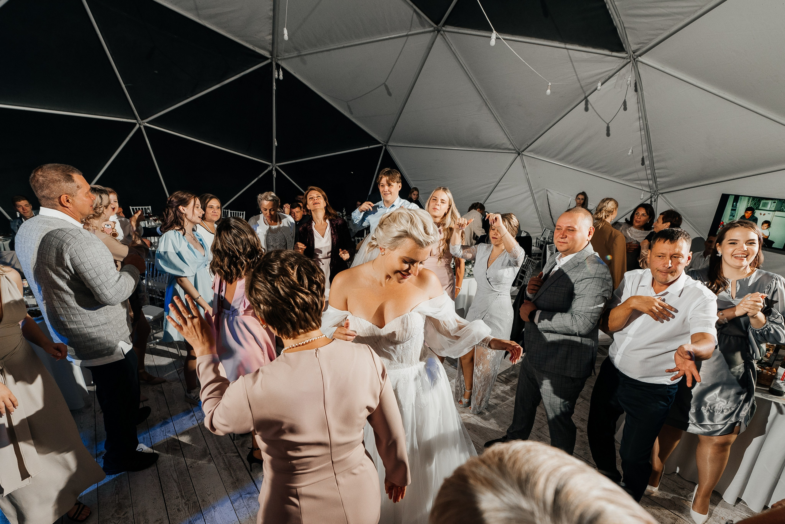 Свадебный фотограф в Екатеринбурге. Свадебная фотосъемка. Свадебный фотограф в Екатеринбурге