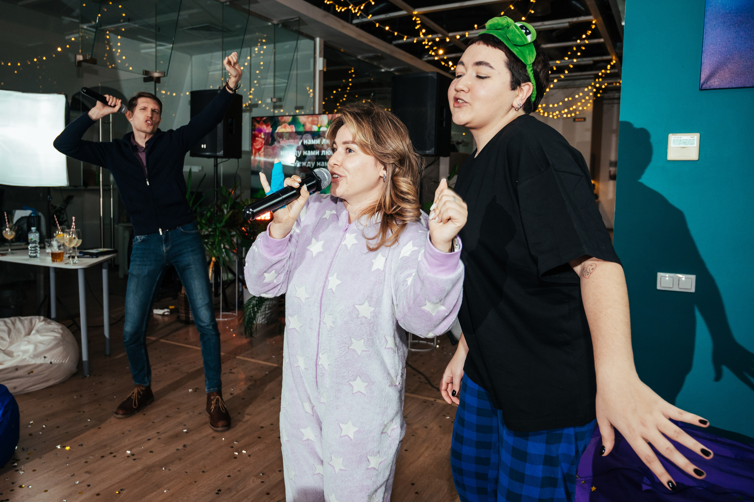 Фотосъёмка корпоратива в офисе в Санкт-Петербурге. Анастасия Петрович фотограф, фотокорреспондент в Москве и Санкт-Петербурге. Фотосъёмка репортажа, мероприятия, корпоративная съёмка, контент