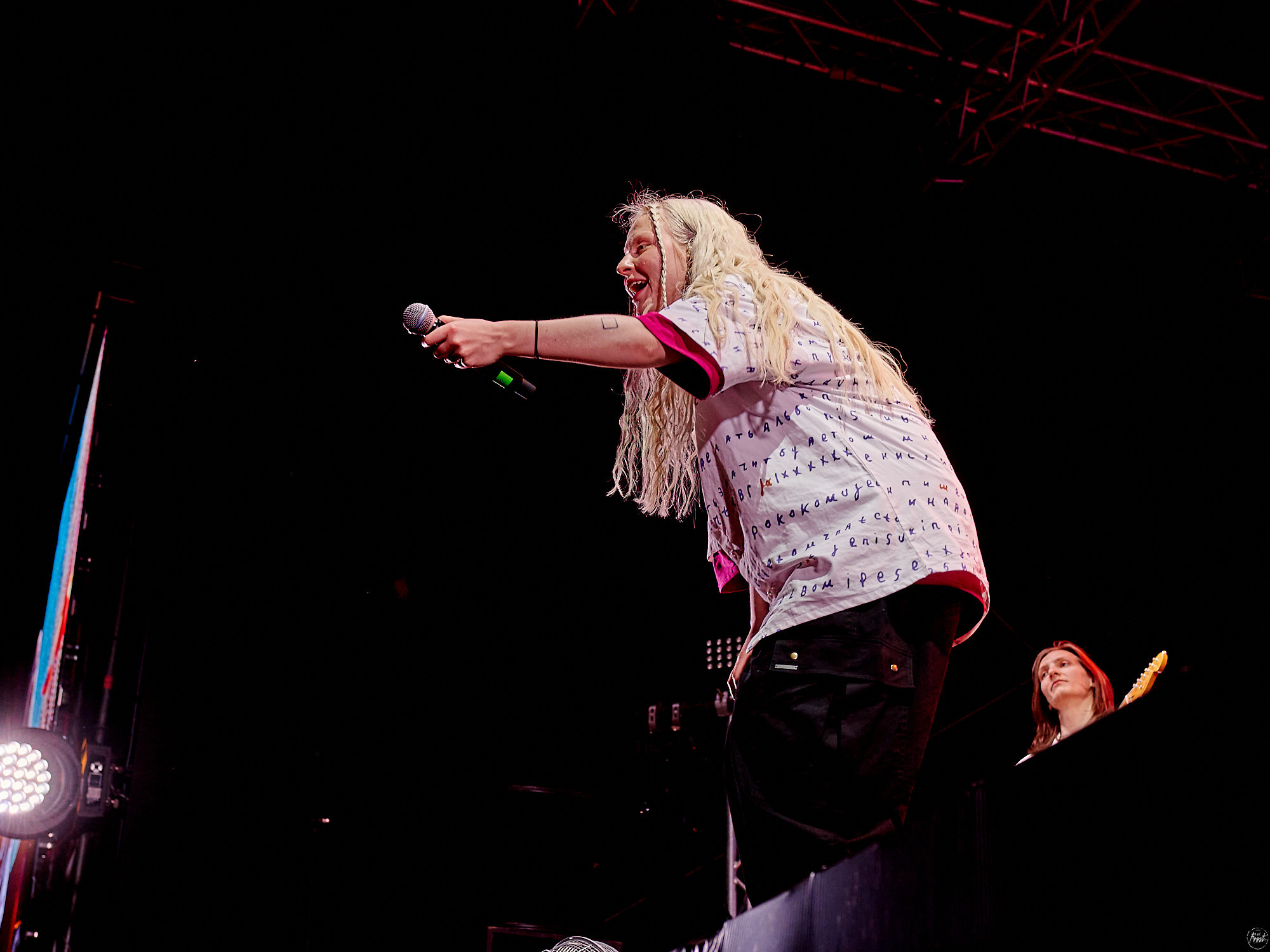 Тося Чайкина на фестивале Ural Music Night 2023. Фотографии отовсюду и обо всем