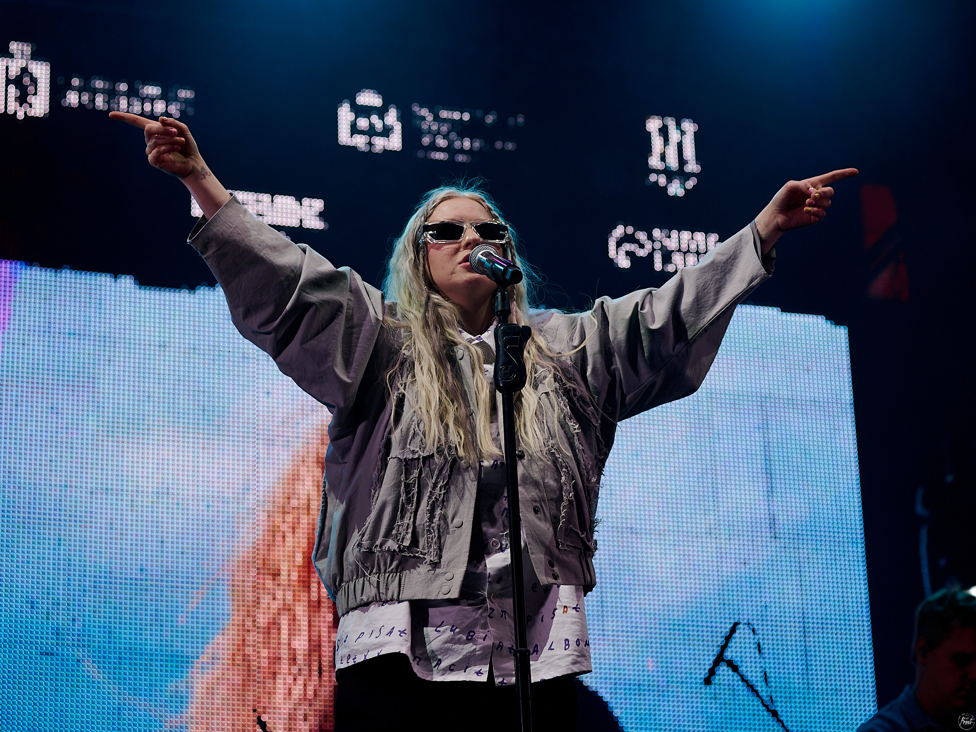 Тося Чайкина на фестивале Ural Music Night 2023. Фотографии отовсюду и обо всем