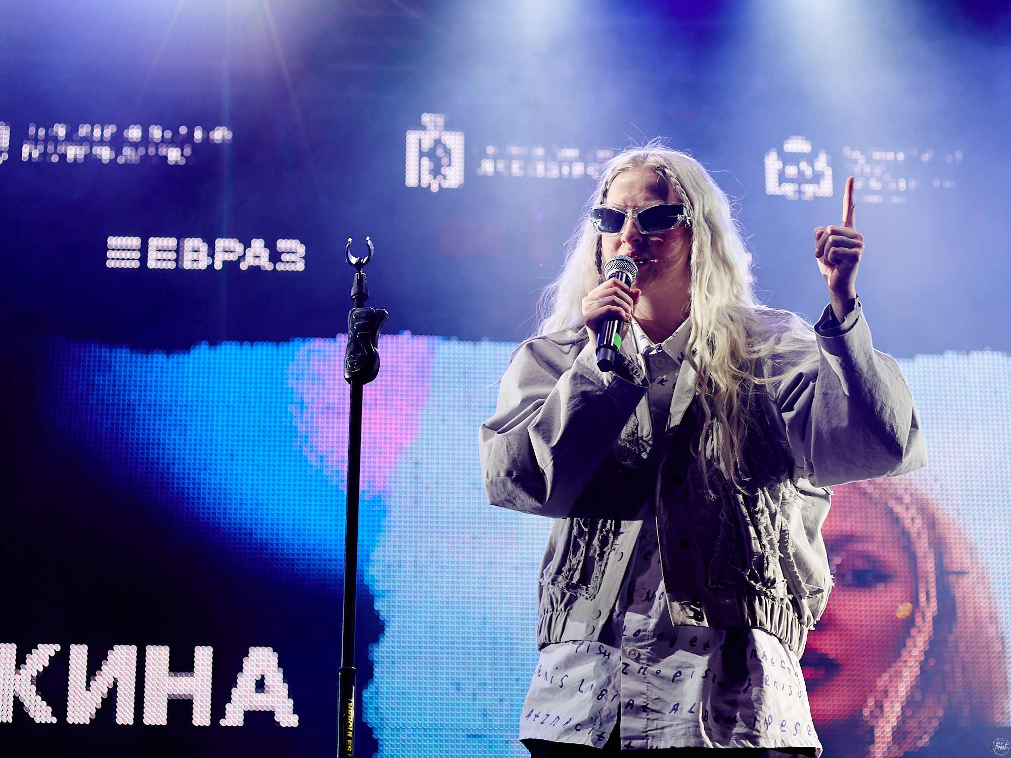 Тося Чайкина на фестивале Ural Music Night 2023. Фотографии отовсюду и обо всем