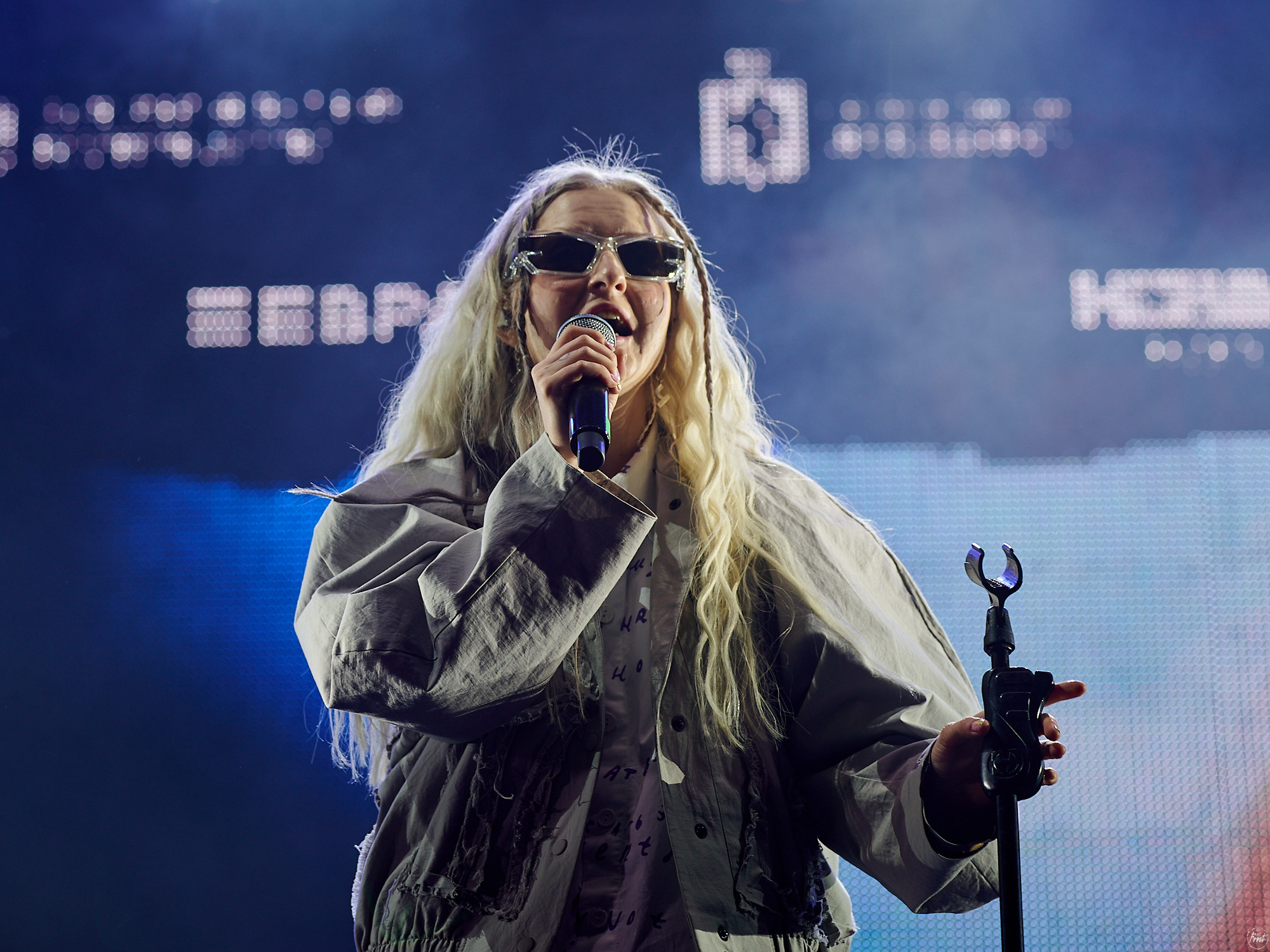 Тося Чайкина на фестивале Ural Music Night 2023. Фотографии отовсюду и обо всем