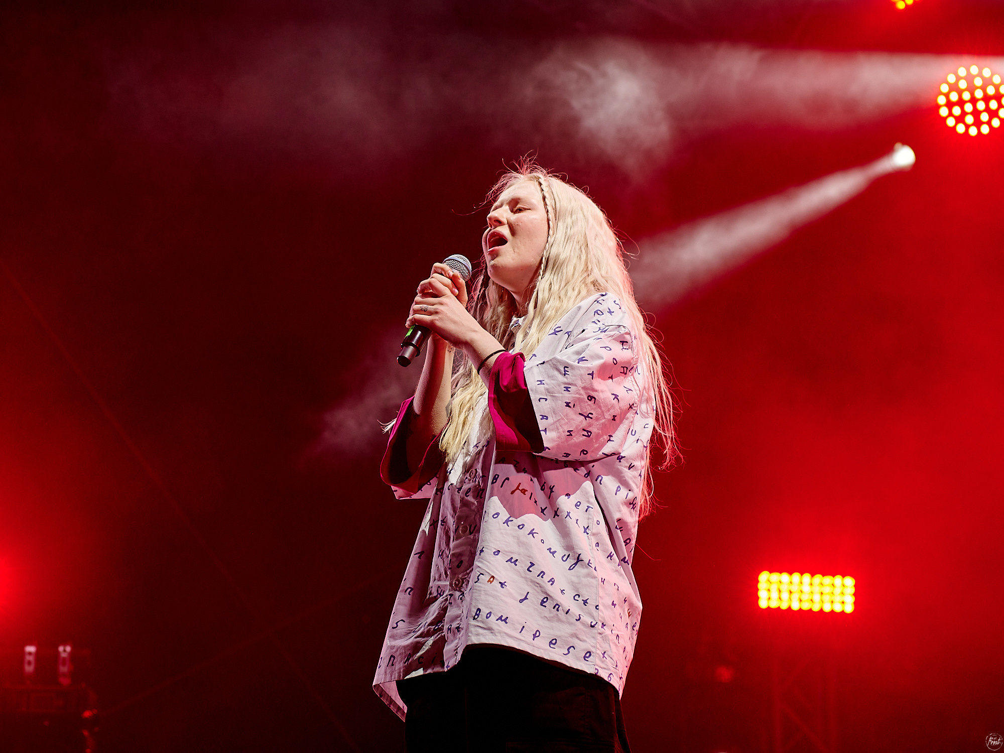 Тося Чайкина на фестивале Ural Music Night 2023. Фотографии отовсюду и обо всем