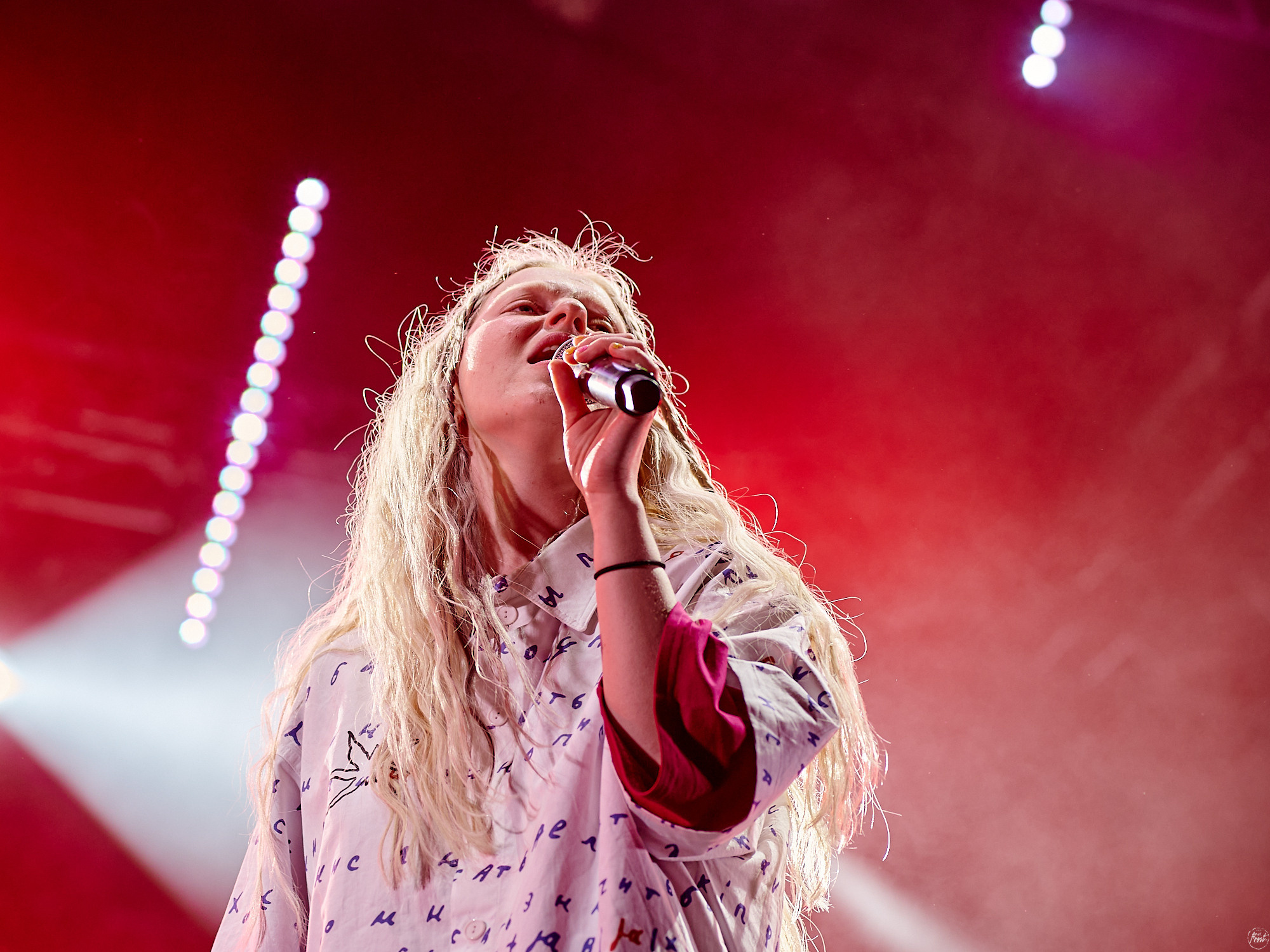 Тося Чайкина на фестивале Ural Music Night 2023. Фотографии отовсюду и обо всем