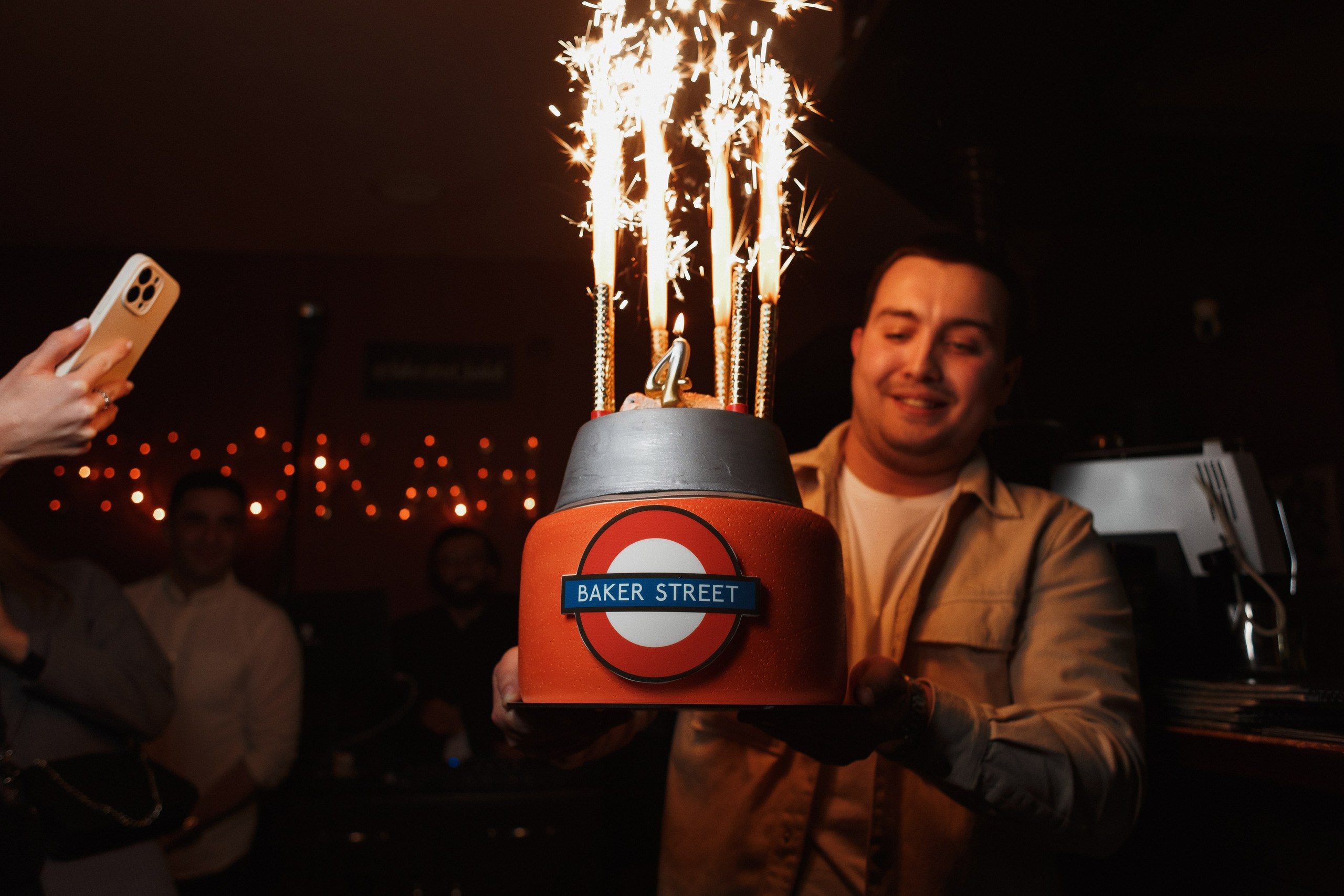 Захватывающий вкус и атмосфера: кальянная в Таганроге Бейкер Стрит. Свадебный и семейный фотограф в Таганроге Бакарюк Антон