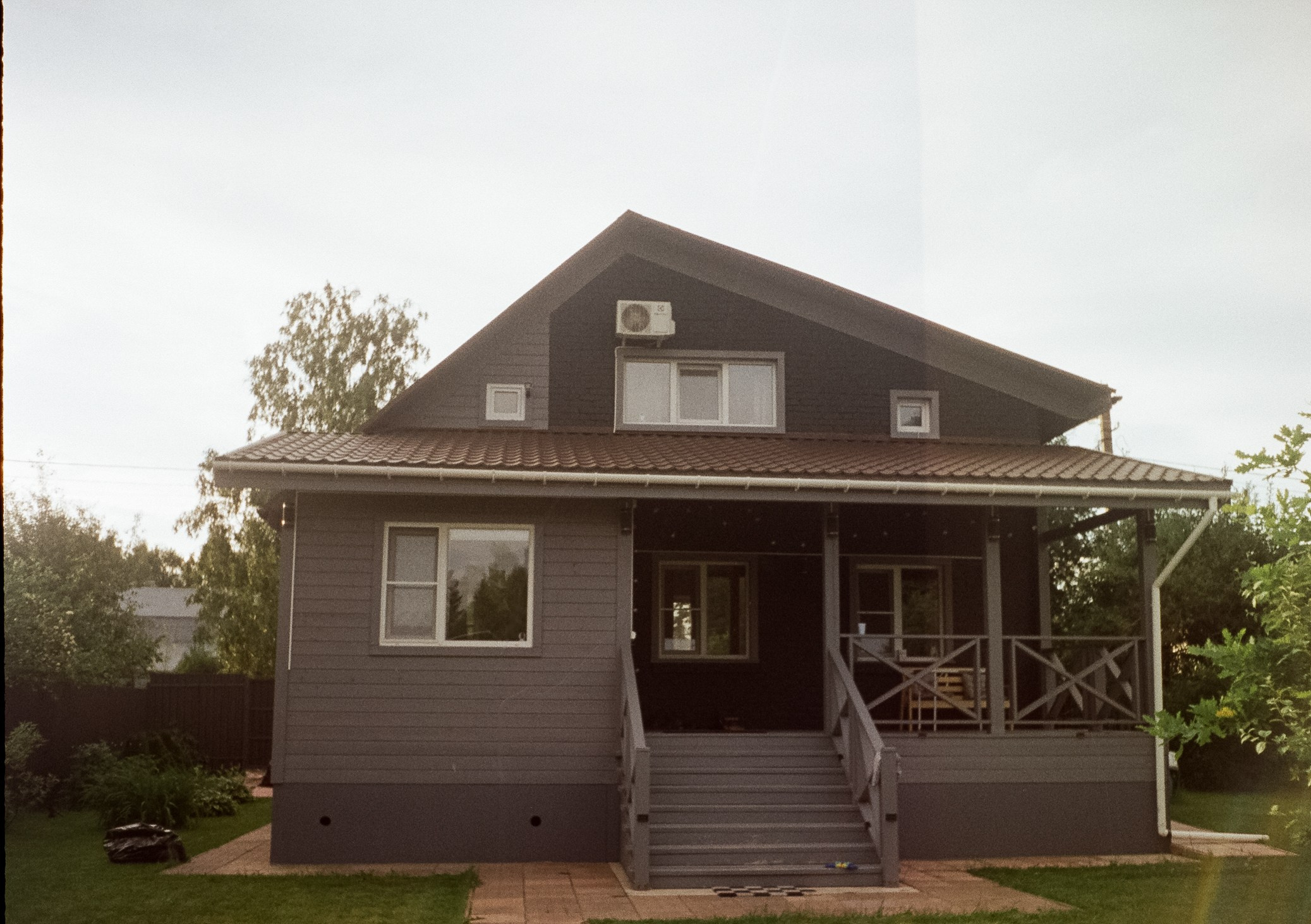 Солнечный июнь. Дача. Пионы. Фотограф-документалист Мария Осокина