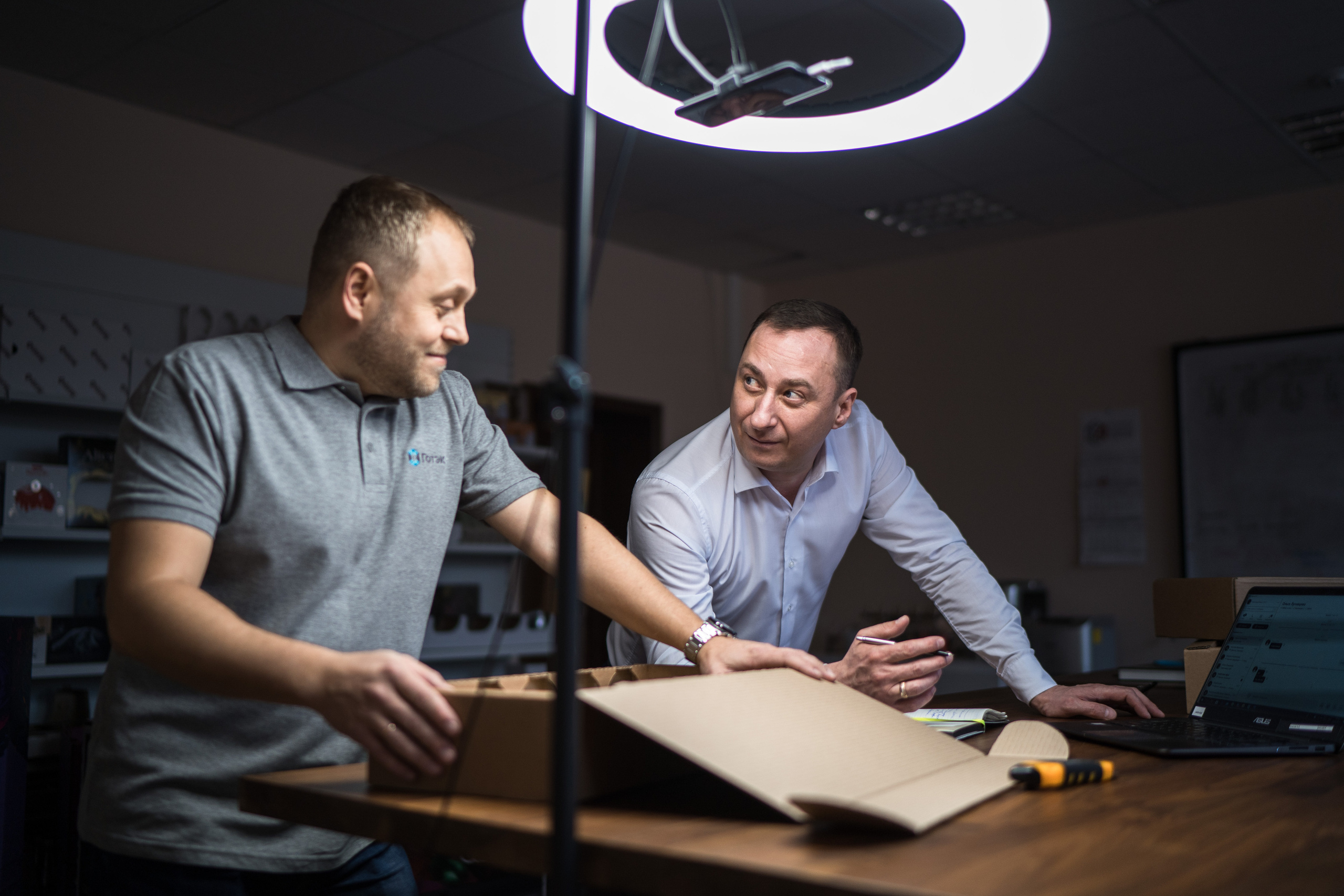 Корпоративная съемка, корпоративная фотосъемка. Каталожная и промышленная съемка в Москве Александр Плонский