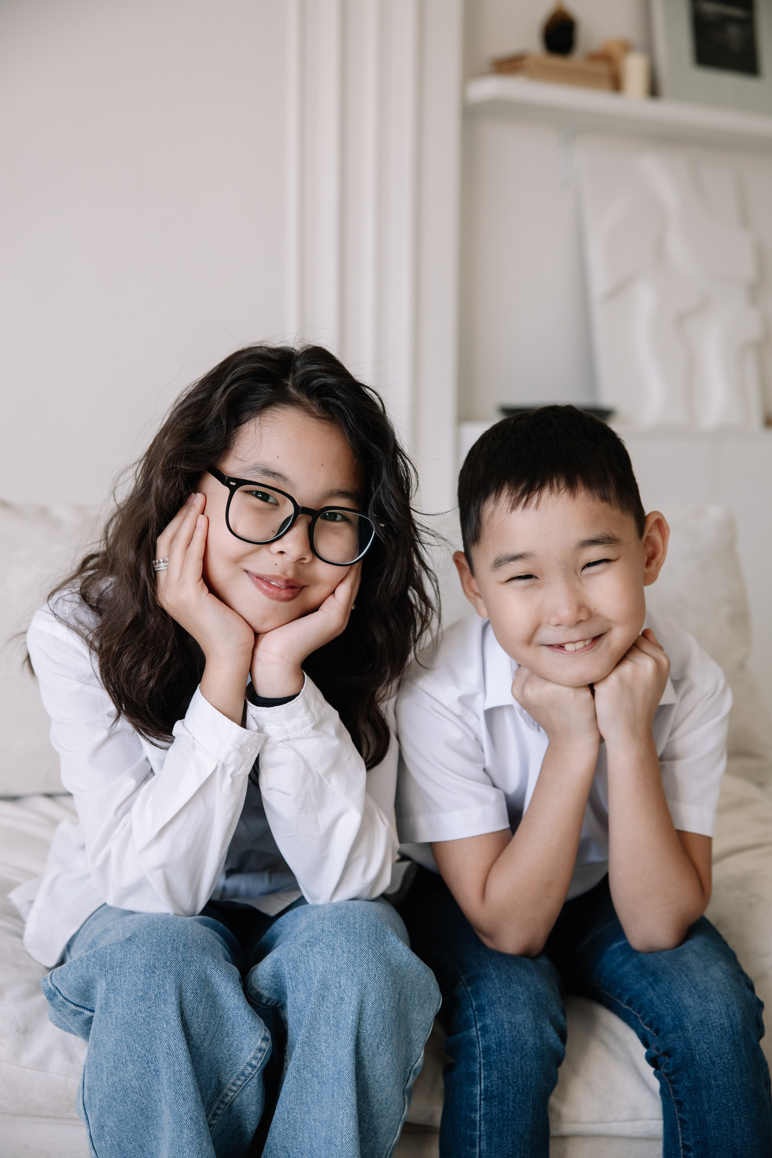 Семейная фотосессия в студии. Свадебный и семейный фотограф в Элисте Лиджик Сарлов