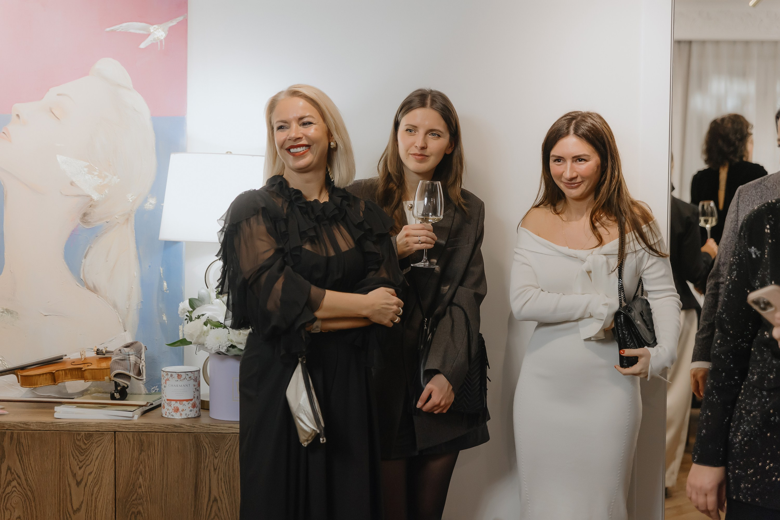 Открытие нового пространства интерьерного салона L. DECO в феврале 2025. L. Deco интерьерный салон. Краски/обои/лепной декор