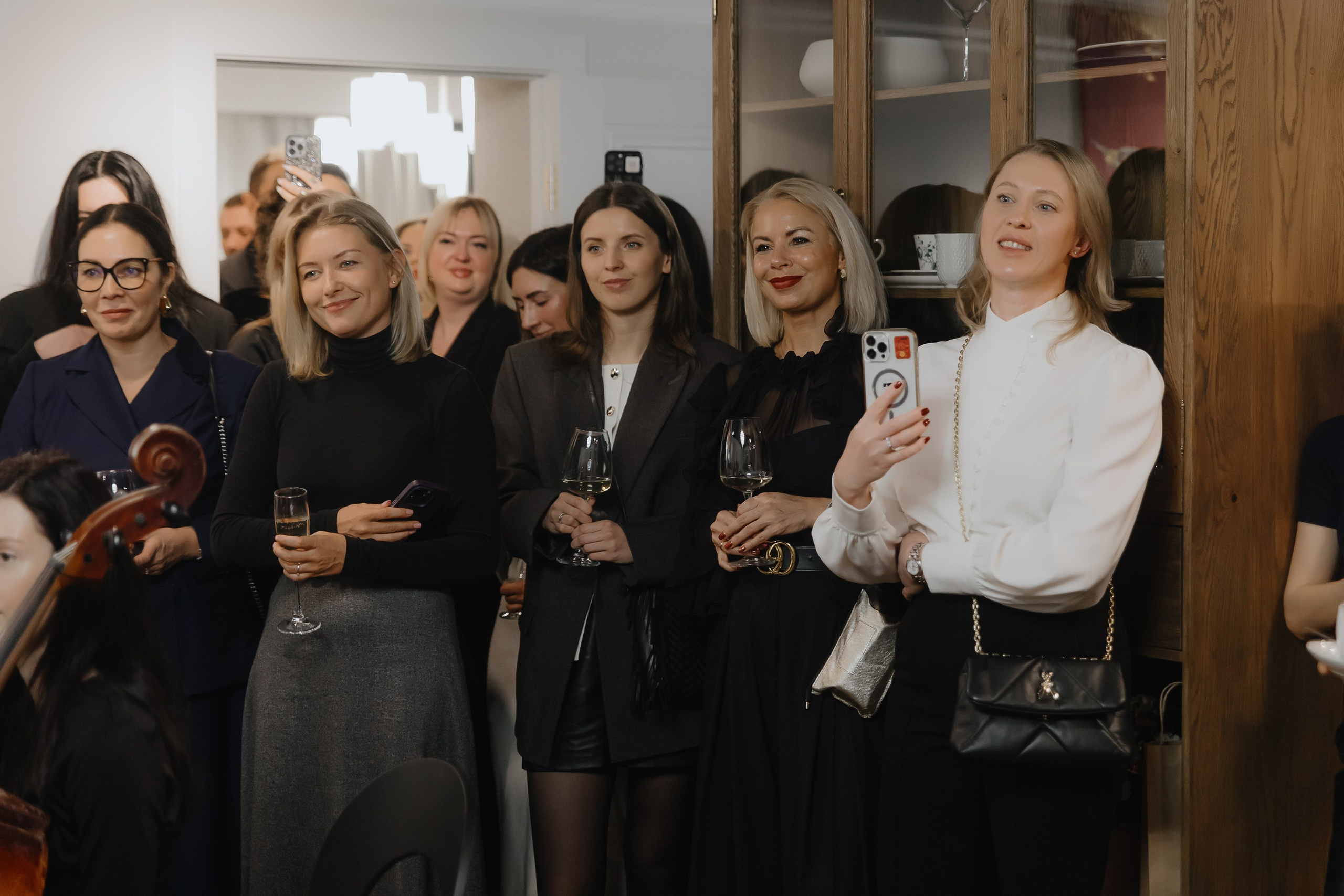 Открытие нового пространства интерьерного салона L. DECO в феврале 2025. L. Deco интерьерный салон. Краски/обои/лепной декор