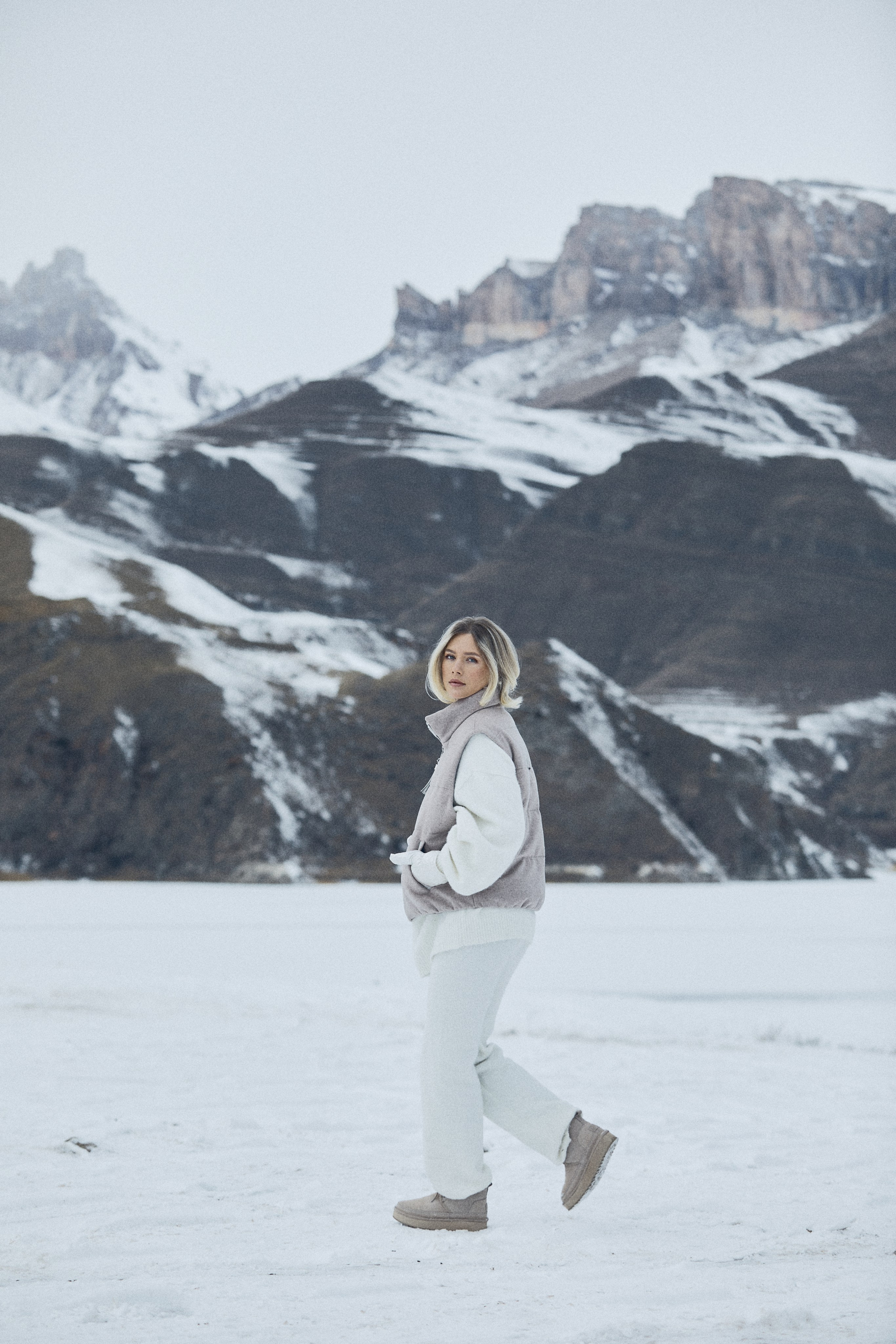 Выездная съемка для бренда одежды. Фотограф Продюсер в горах КБР / Москва  Нальчик Горы