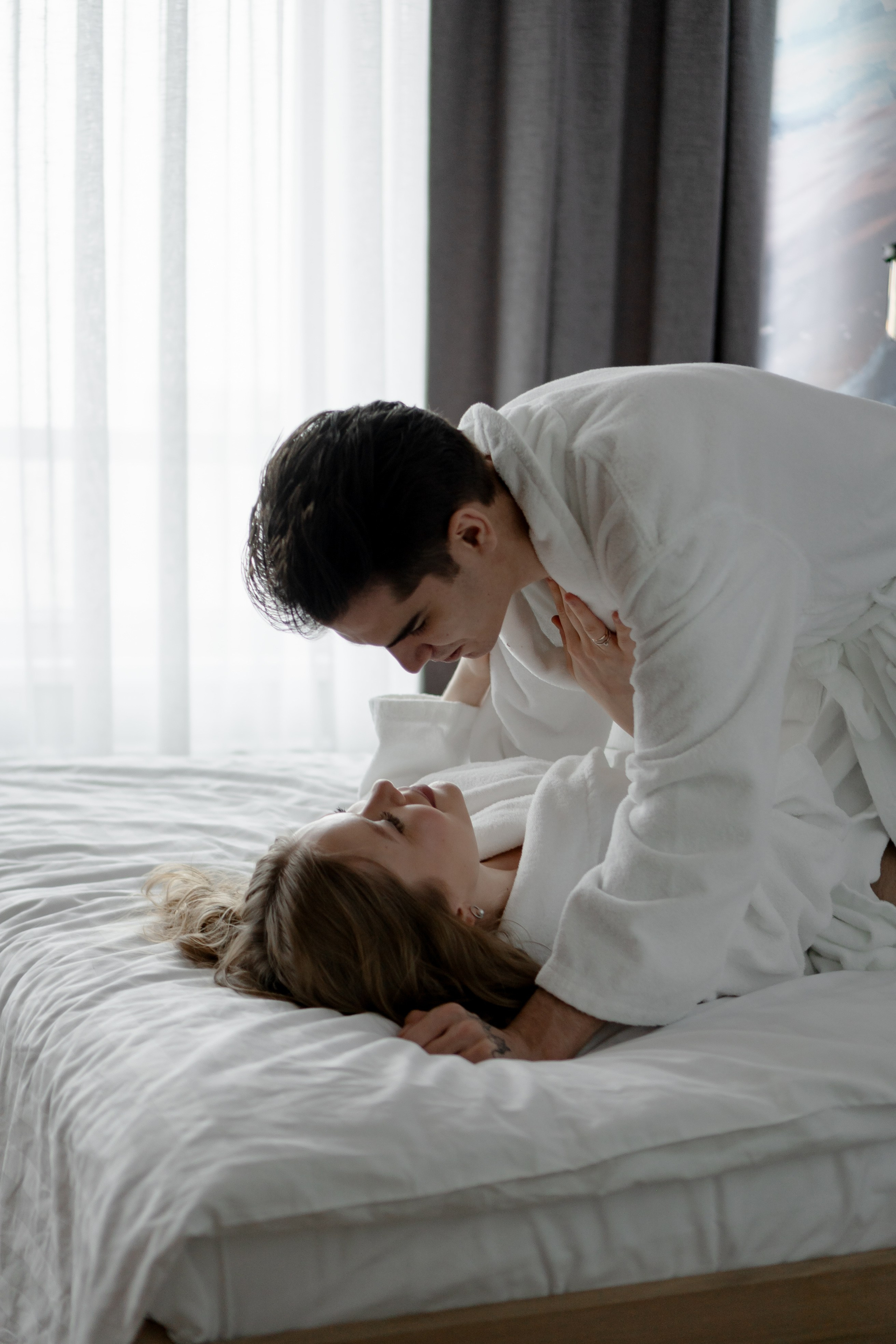 СВАДЕБНАЯ СЬЕМКА СБОРОВ В ОТЕЛЕ И ВЫЕЗД НА ЦЕРЕМОНИЮ (СНЯТО В СИБИРЕ В НИЖНЕВАРТОВСКЕ). Профессиональный фотограф, Санкт-Петербург — Виктория Богомолова