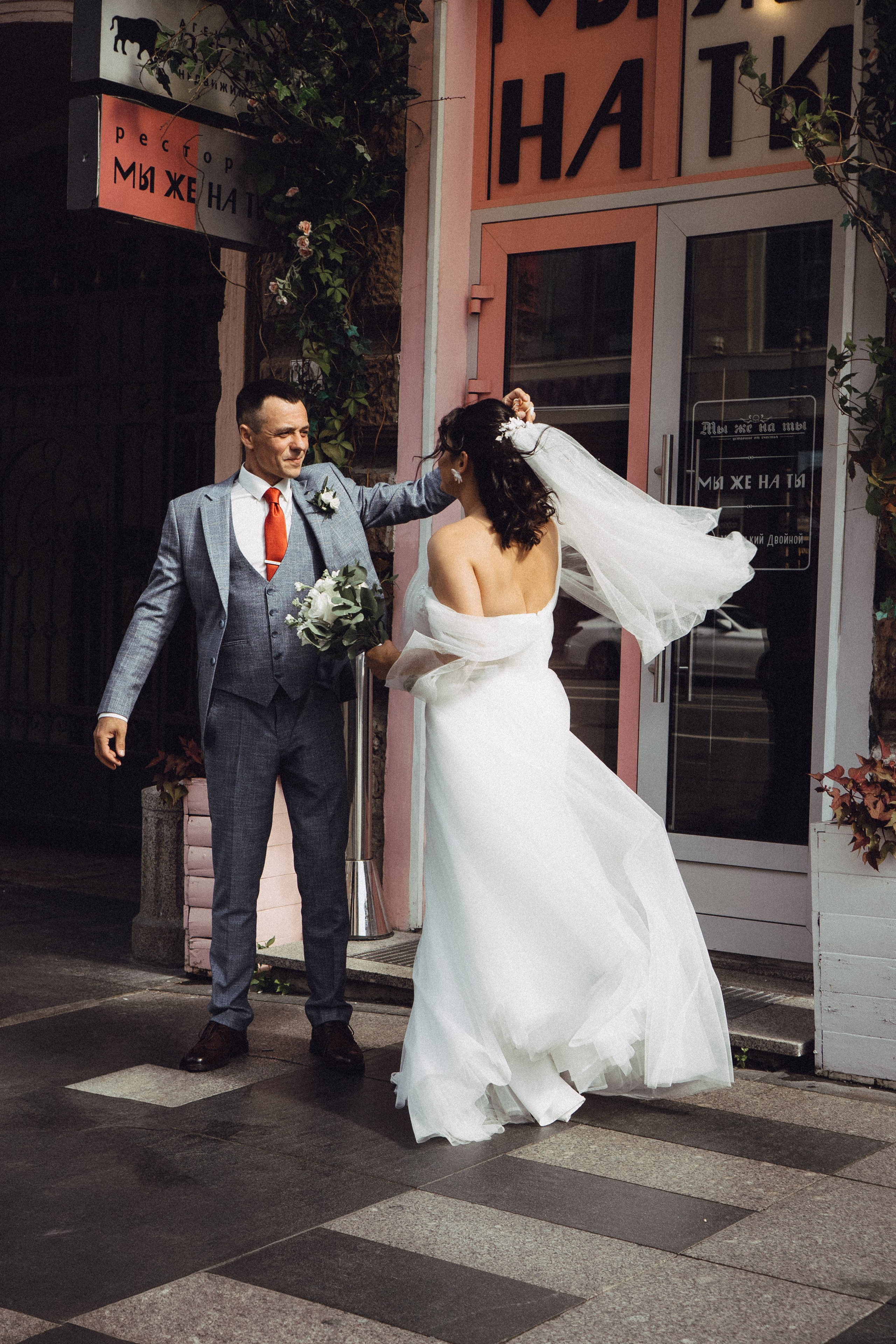 СВАДЕБНАЯ ПРОГУЛКА РЕСТОРАН МЫ ЖЕ НА ТЫ И ФОТОСЕССИИЯ С АВТОМОБИЛЕМ. Профессиональный фотограф, Санкт-Петербург — Виктория Богомолова