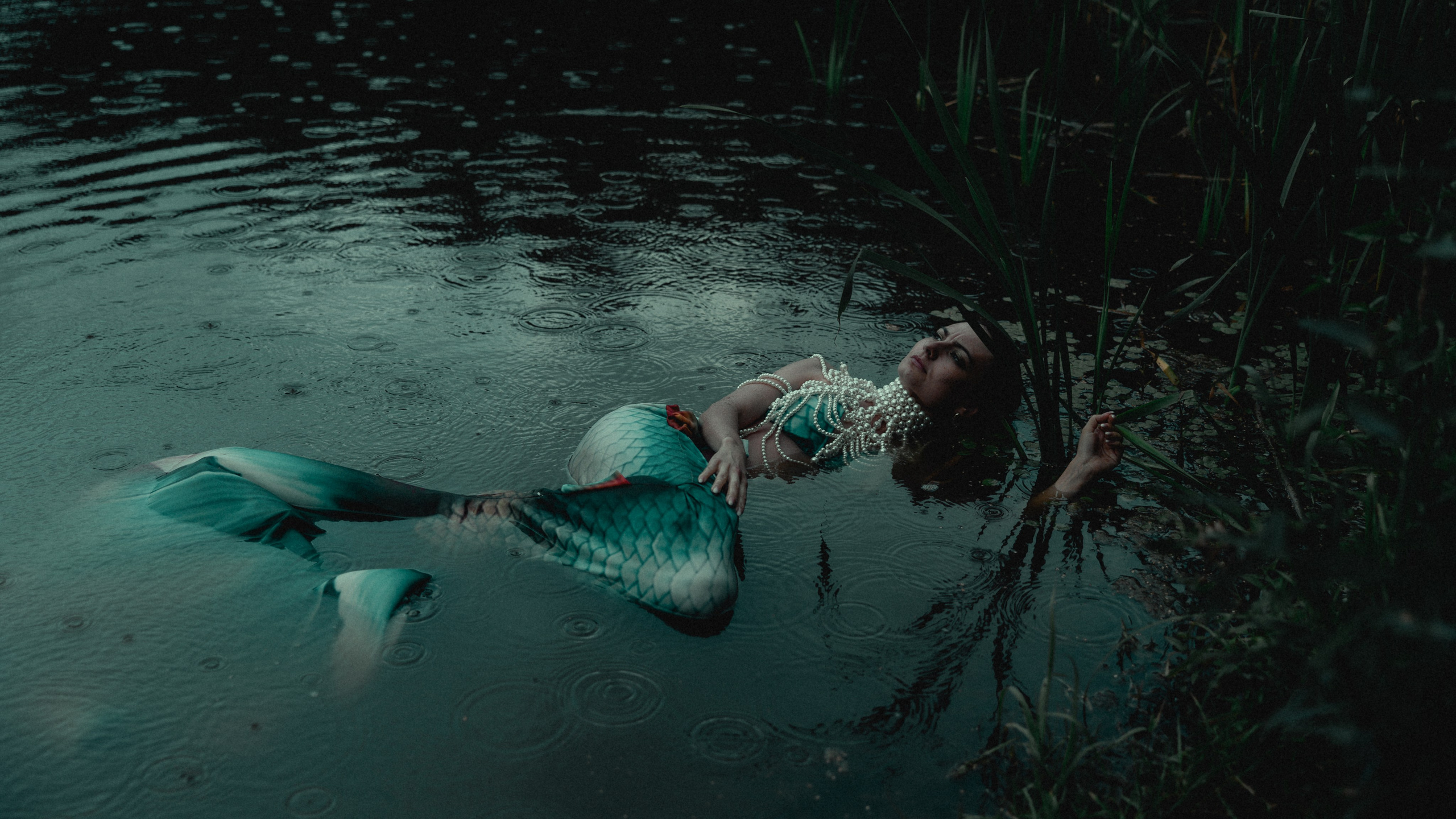 Русалочка в ожидании бури. Сказочный фотограф для Вас и Вашей семьи