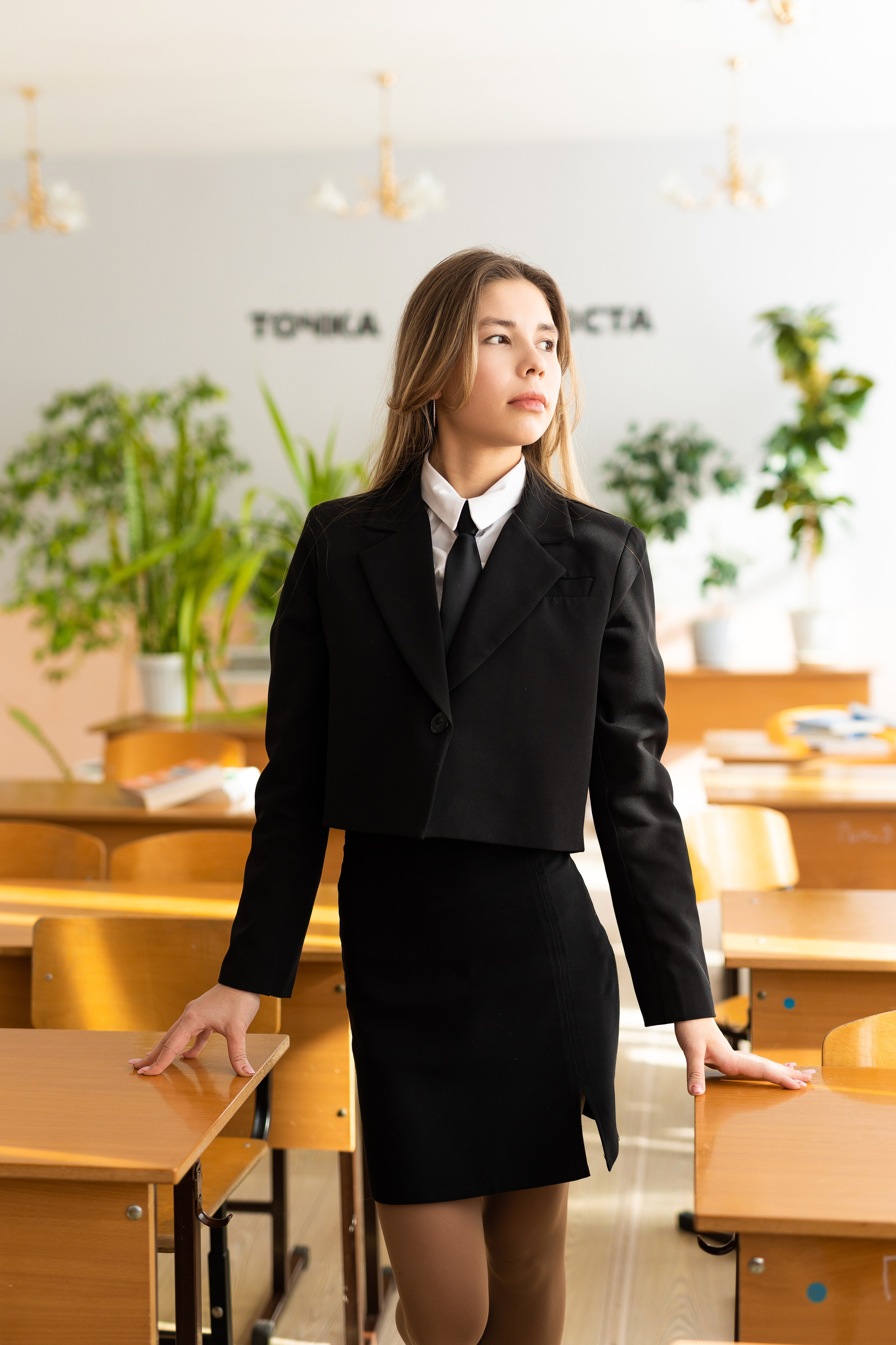 Портреты с естественным светом в интерьере школьного кабинета. Выпускные альбомы и фотокниги в Уфе и РБ