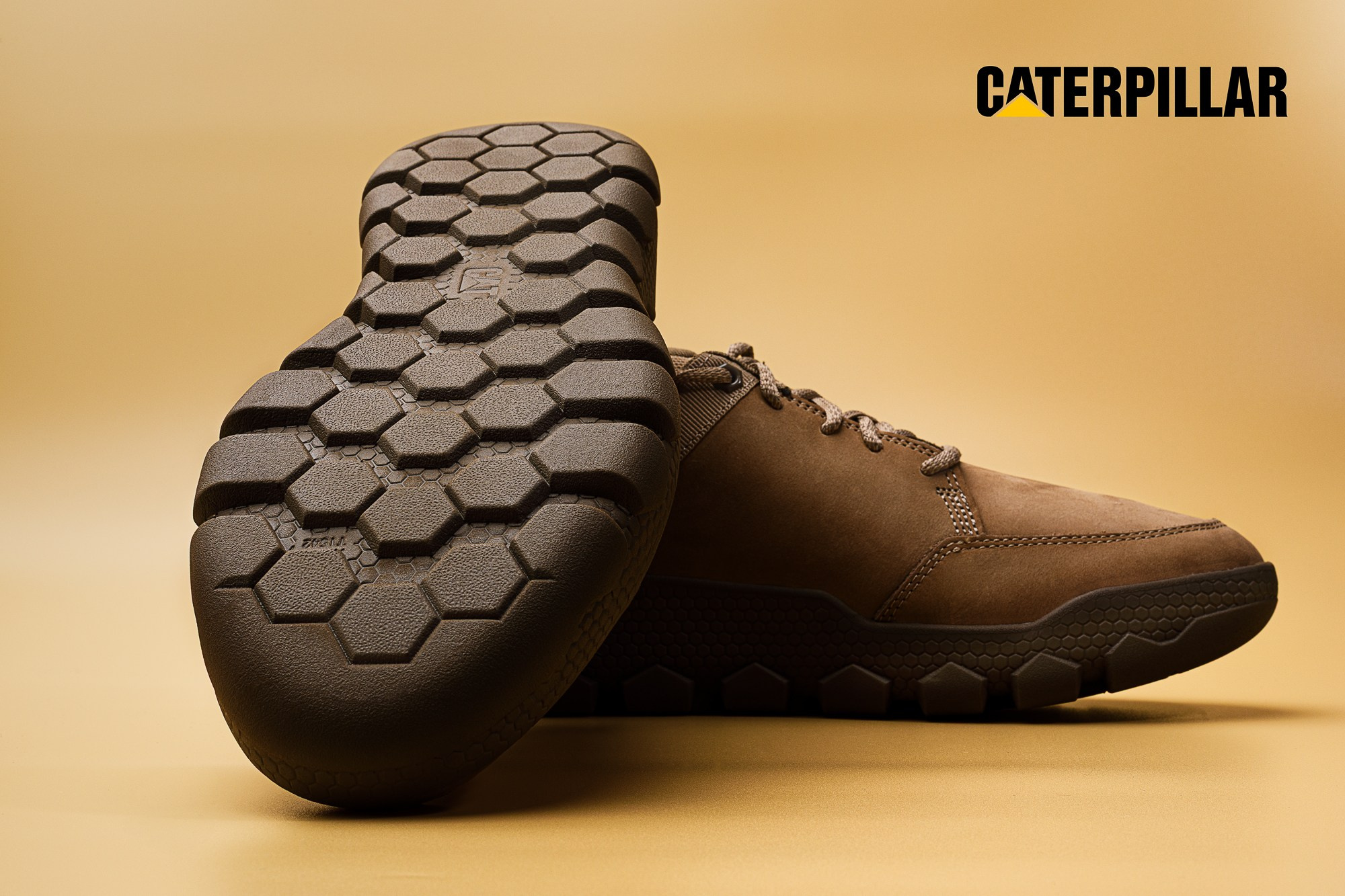 Caterpillar by Oskar Dallas. Oskar Dallas — Фотограф Москва