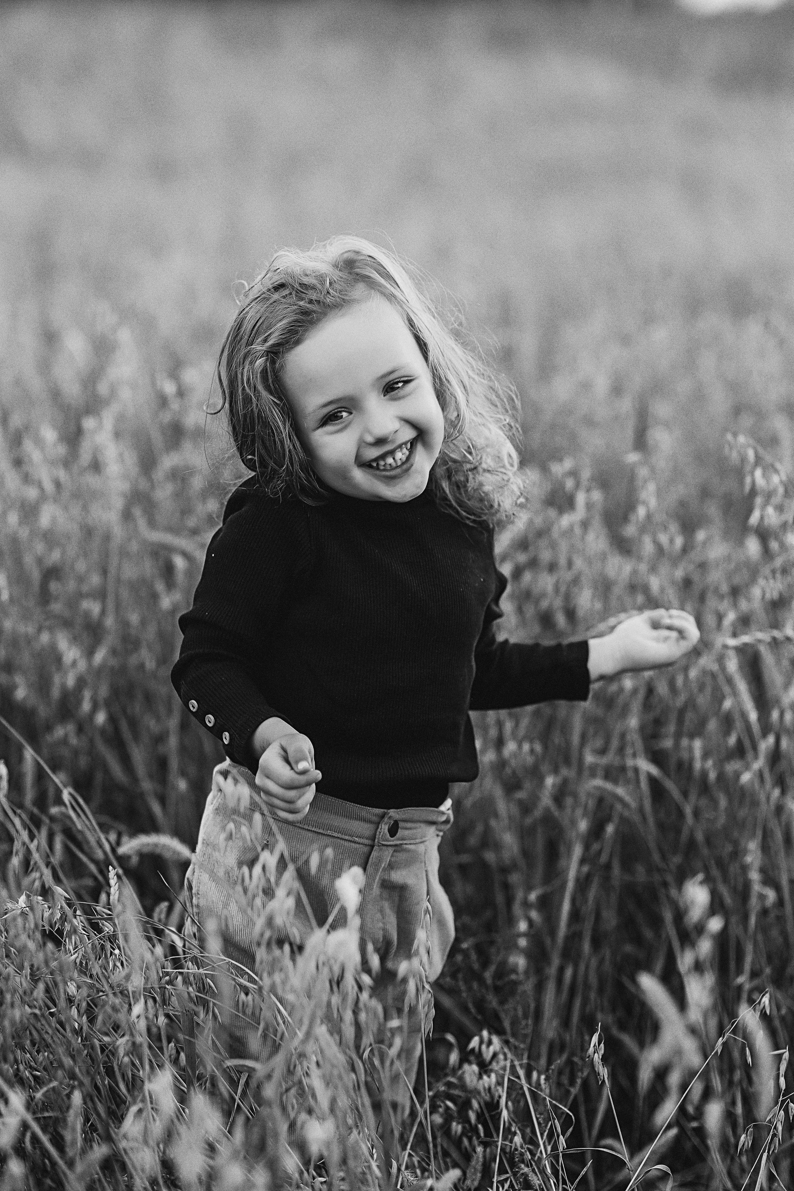 Поле. Семейный фотограф Тюмень, фотограф на роды Салмина Мария