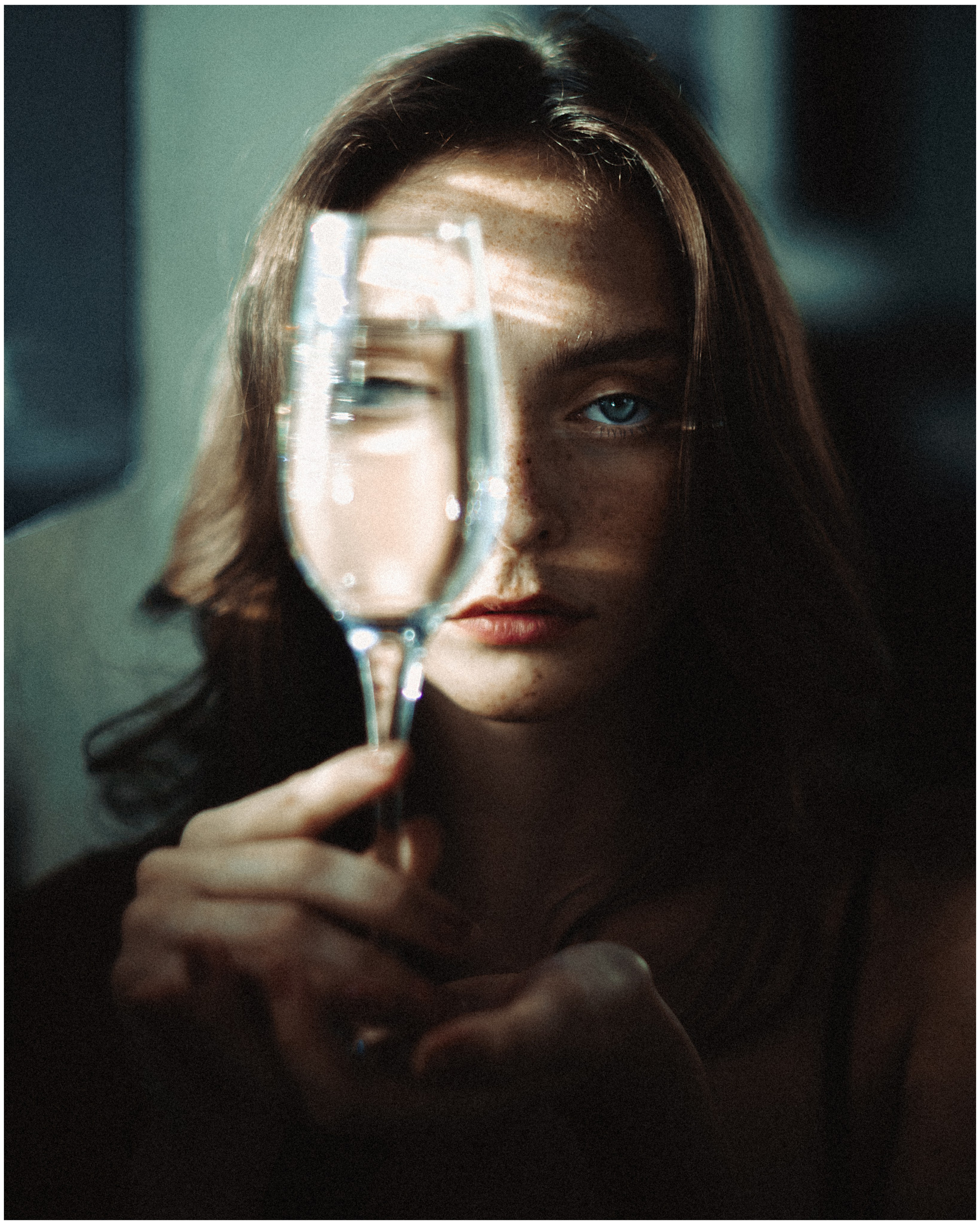 Арт фотосессия с необычной идеей в студии в Москве