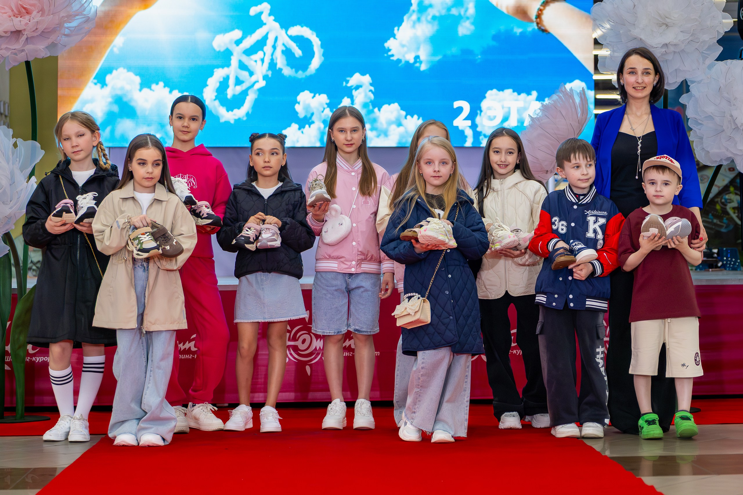 Показ брендов. ТЦ Южный. Апрель 2026. Спортивный, репортажный и портретный фотограф в Казани Алексей Горячев