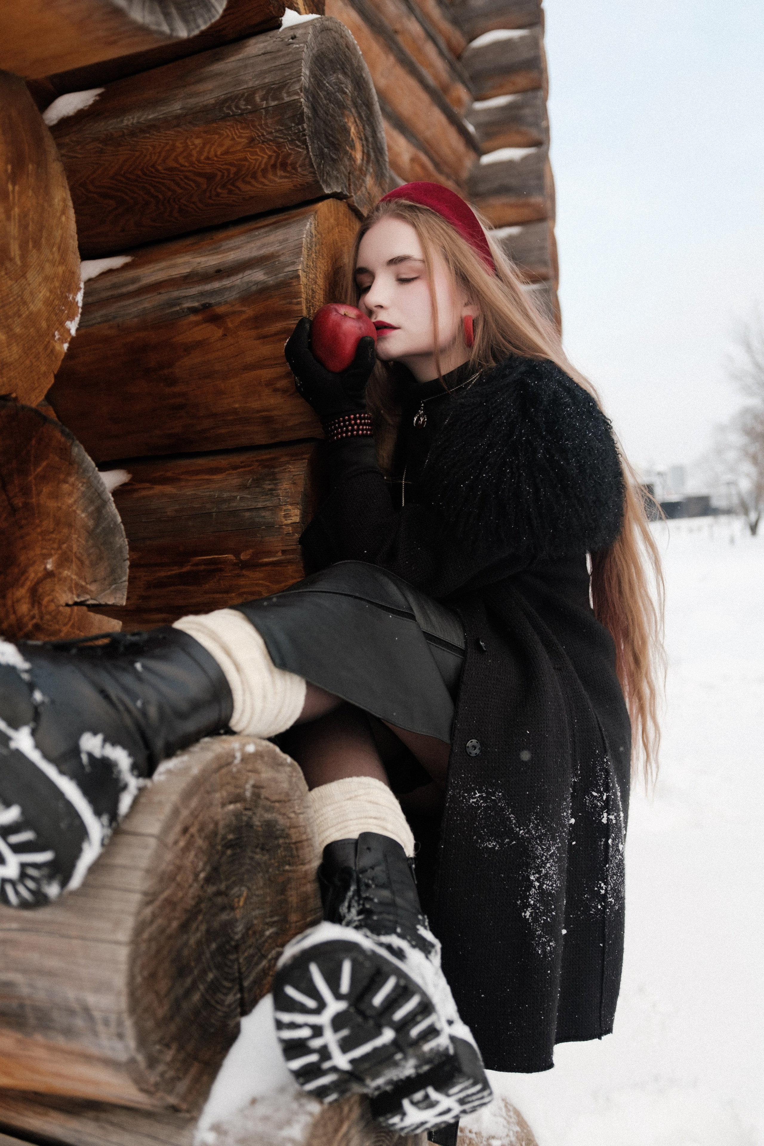 Яна в Коломенском зимой. Фотограф в Москве Максим Скоробогатов